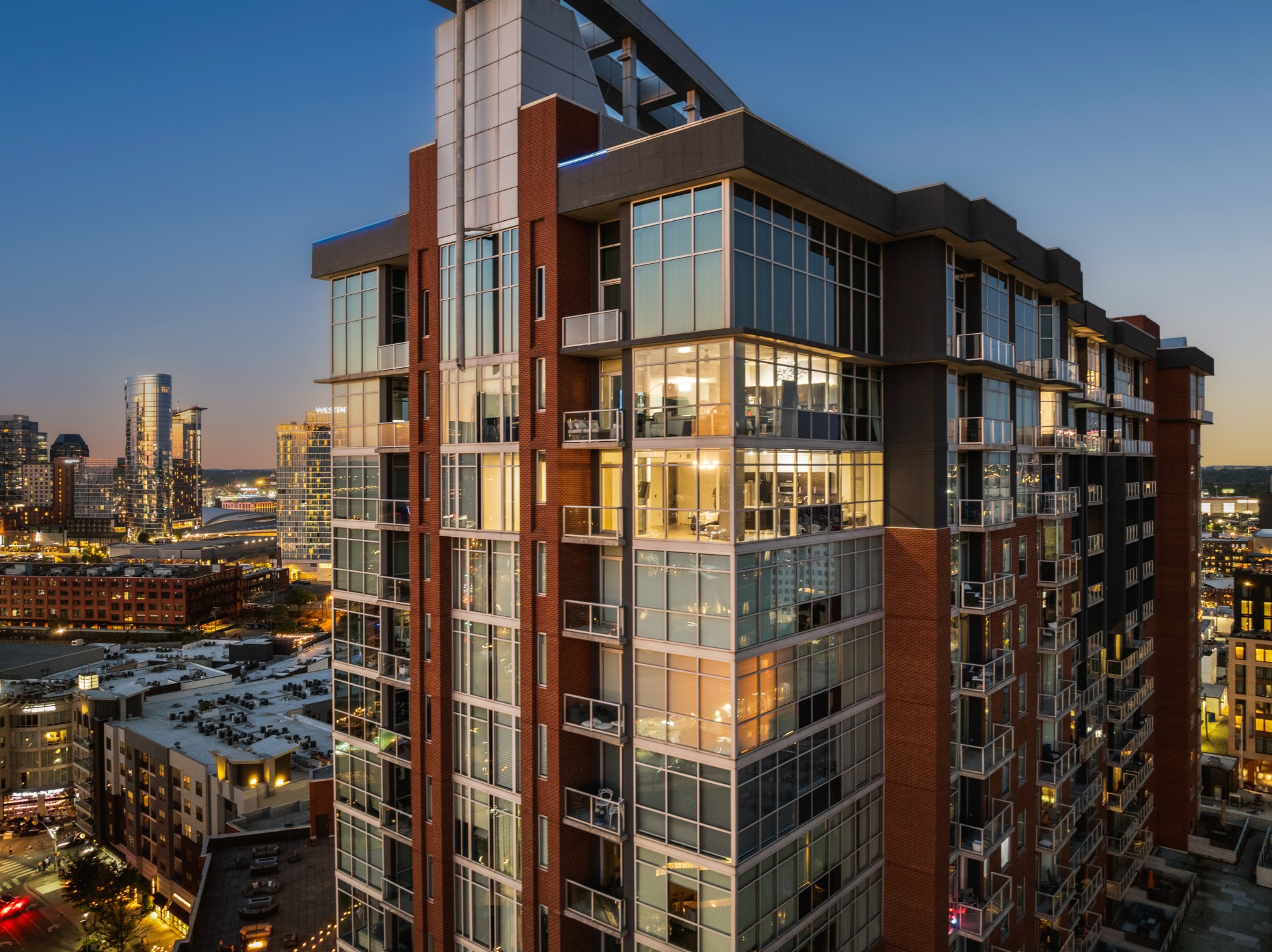 600 12th Ave, S Unit: 2000