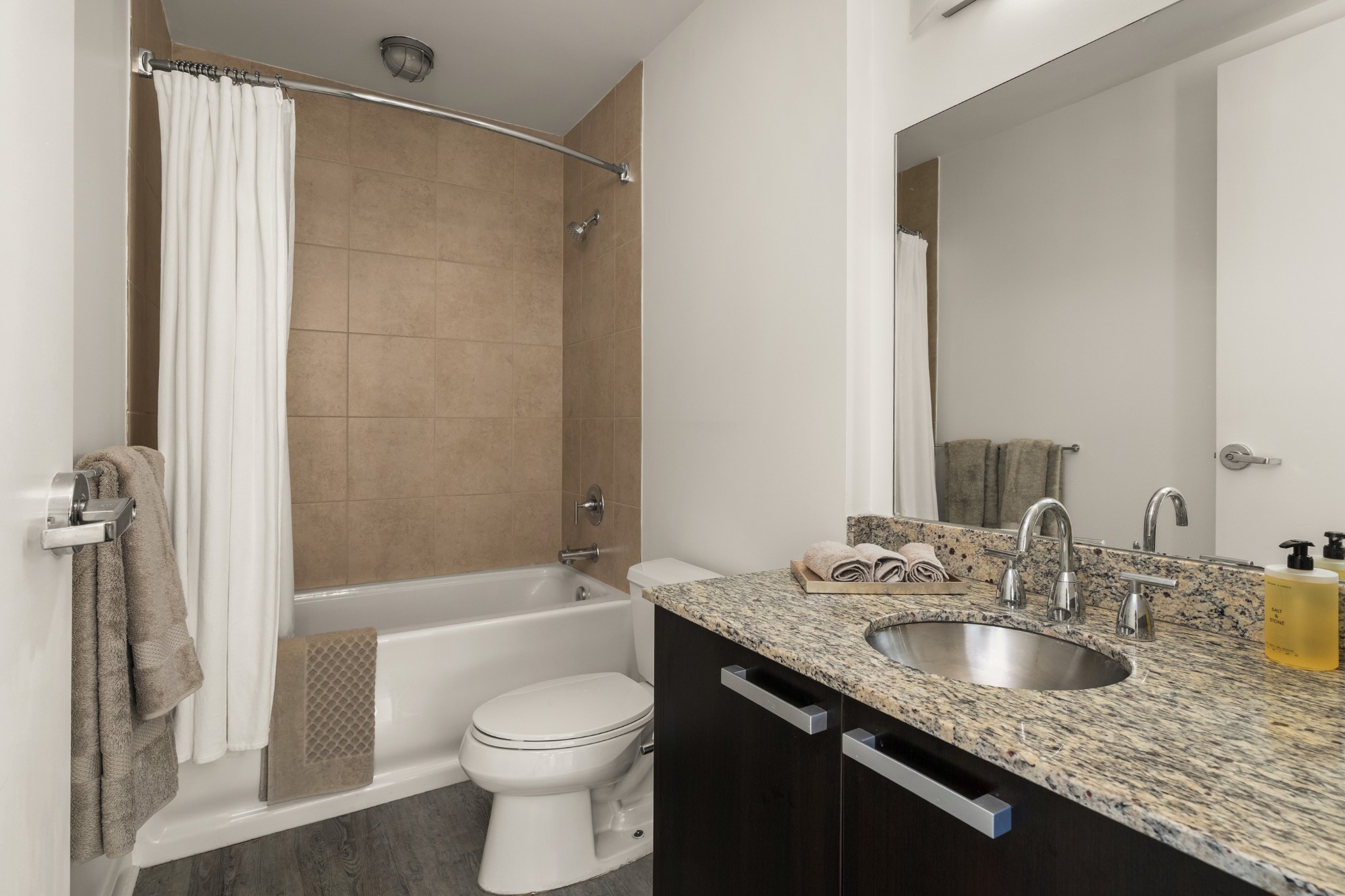 600 12th Ave, S Unit: 2000