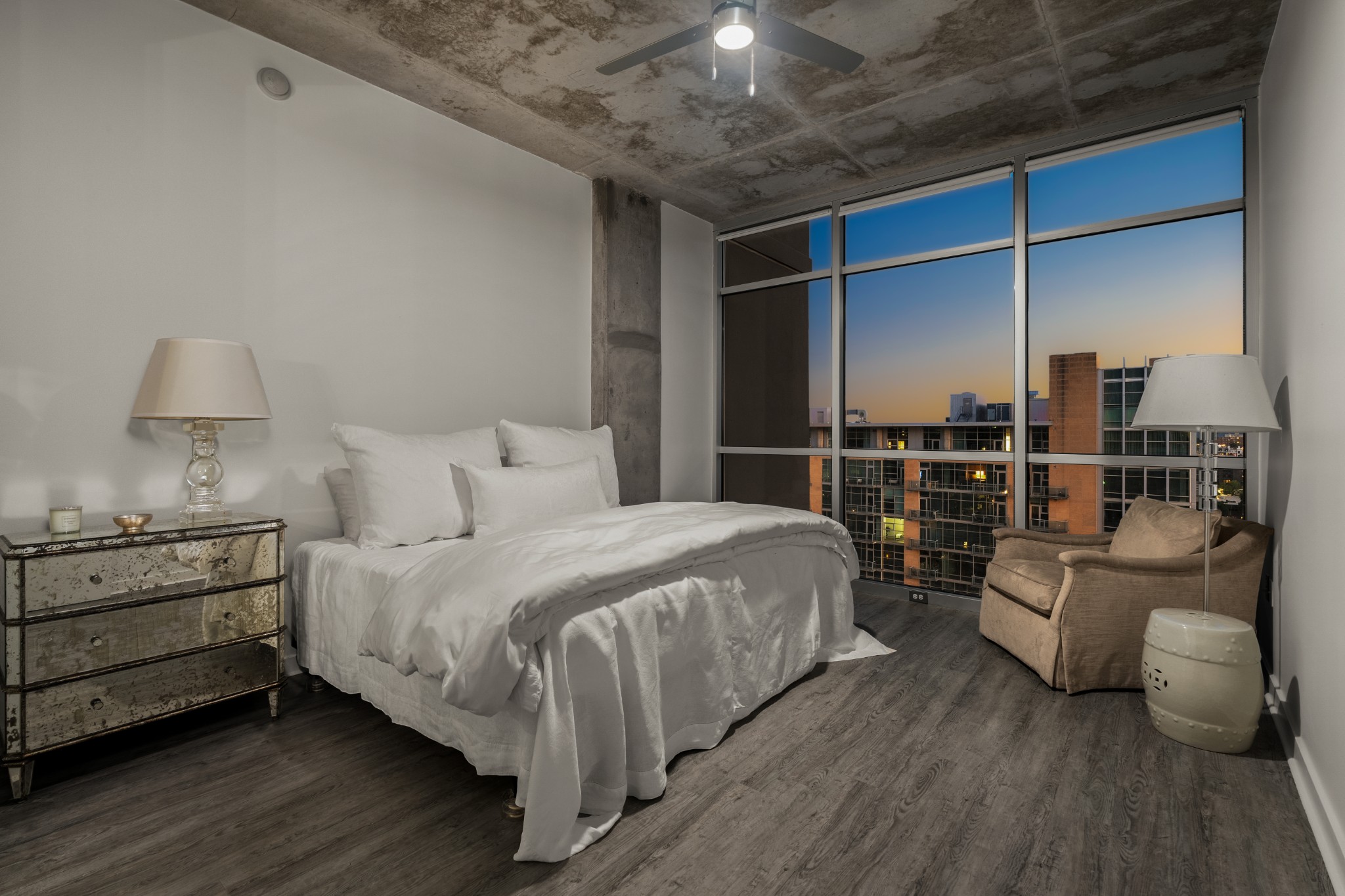 600 12th Ave, S Unit: 2000