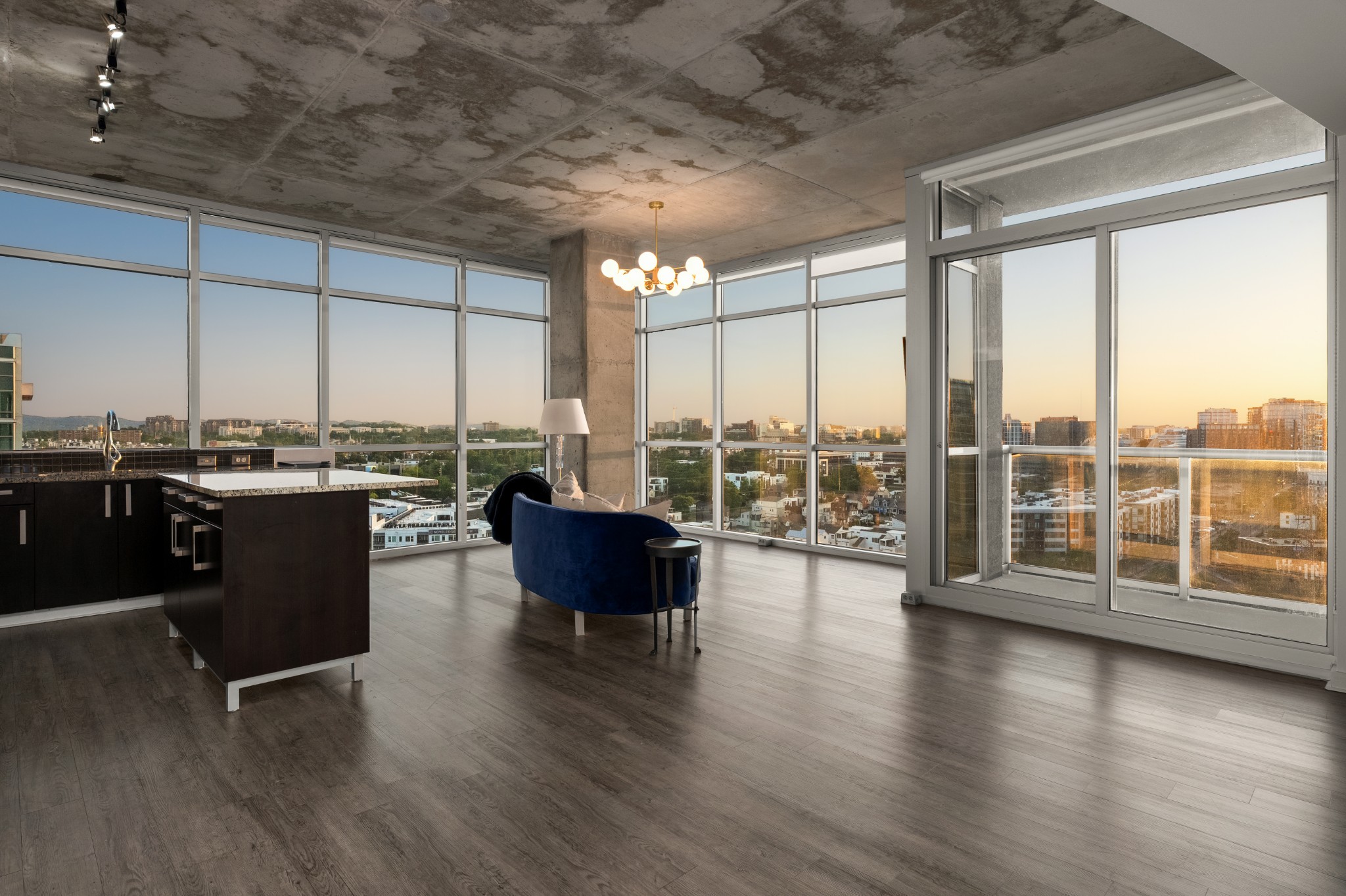 600 12th Ave, S Unit: 2000