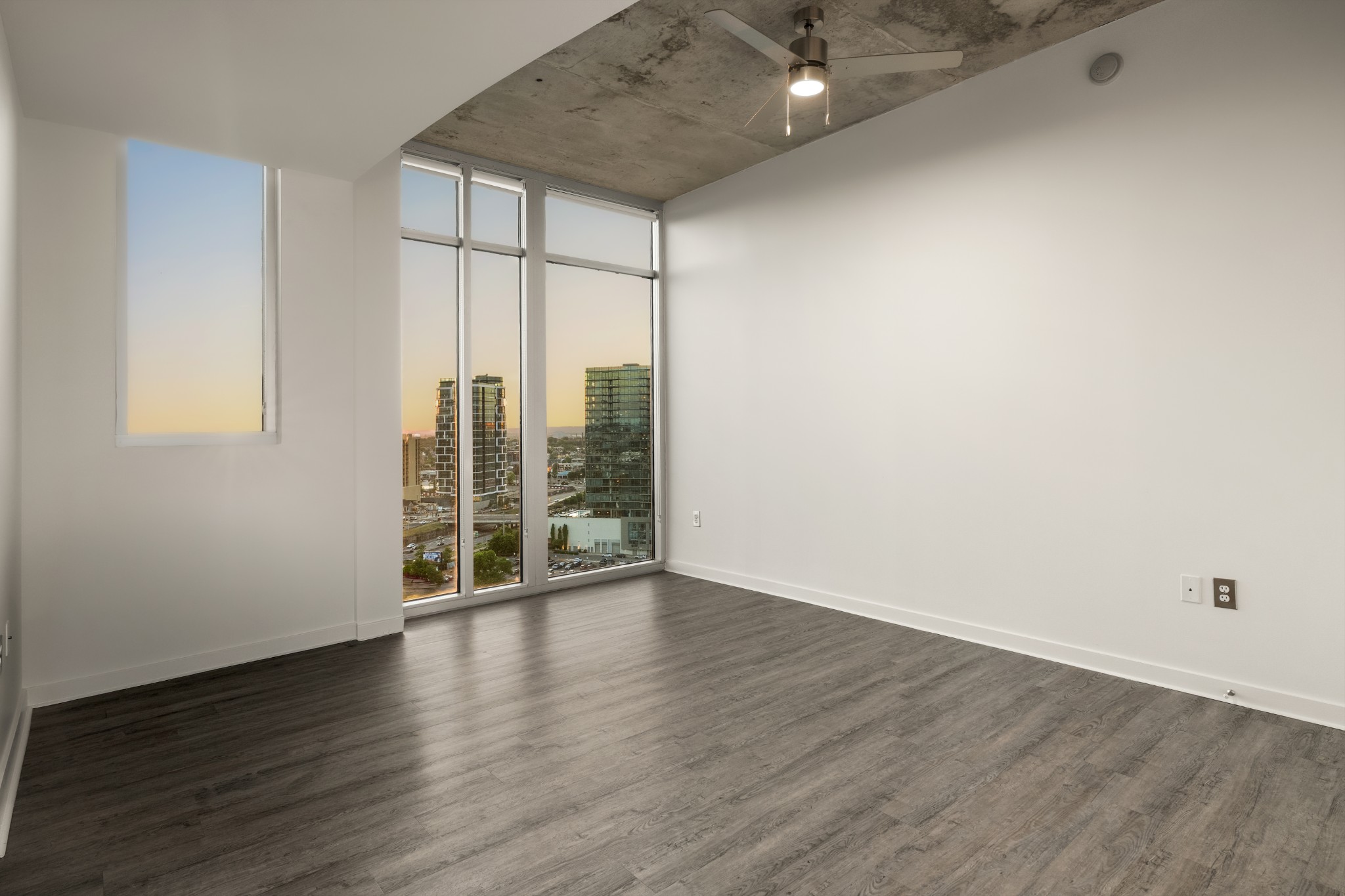 600 12th Ave, S Unit: 2000