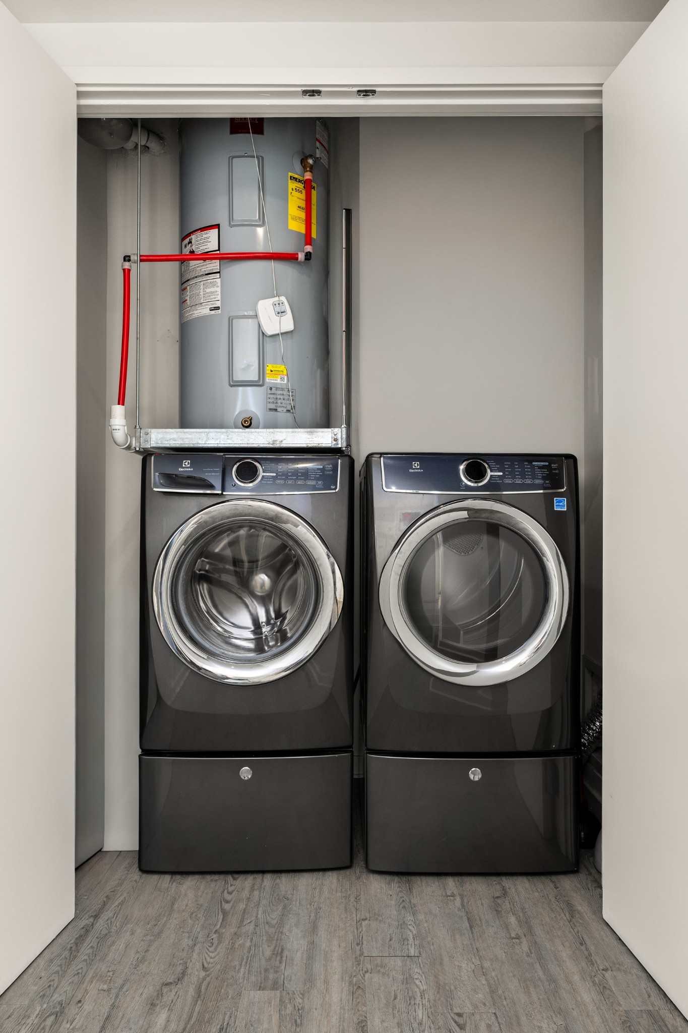 600 12th Ave, S Unit: 2000