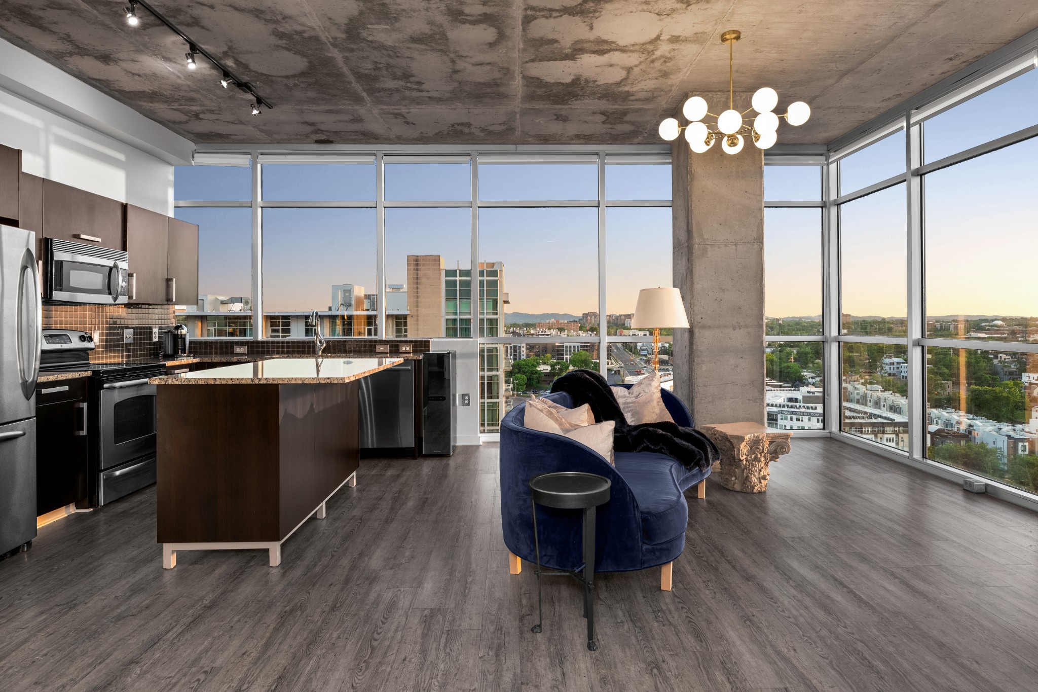 600 12th Ave, S Unit: 2000