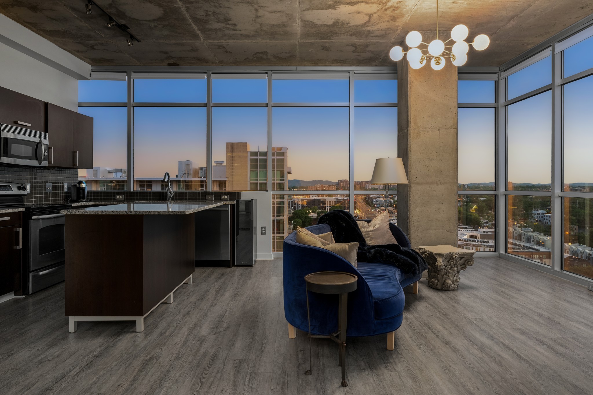 600 12th Ave, S Unit: 2000