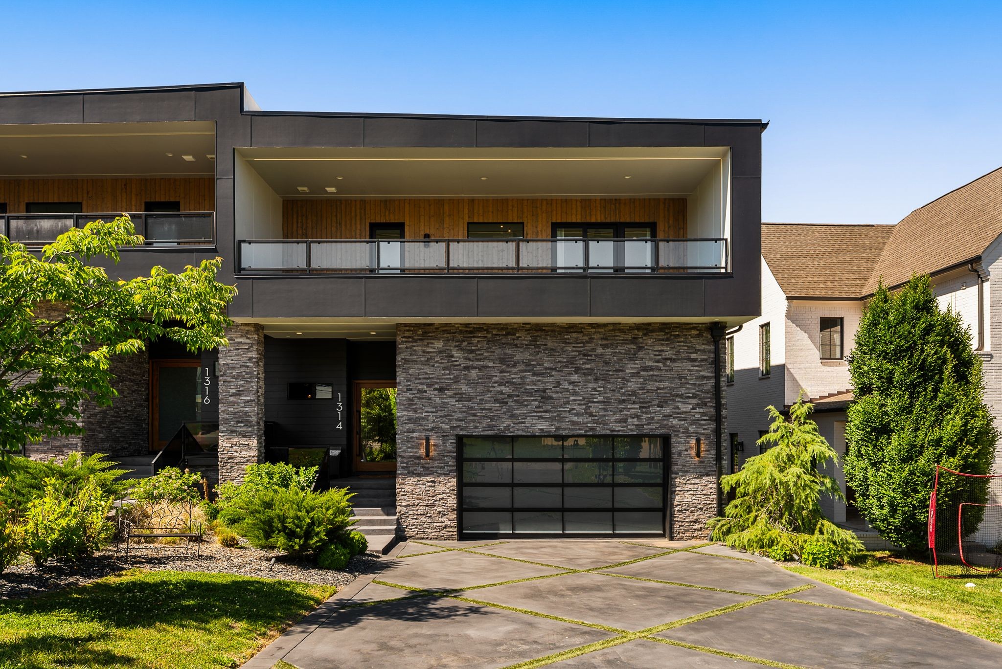 1314 Clifton Ln