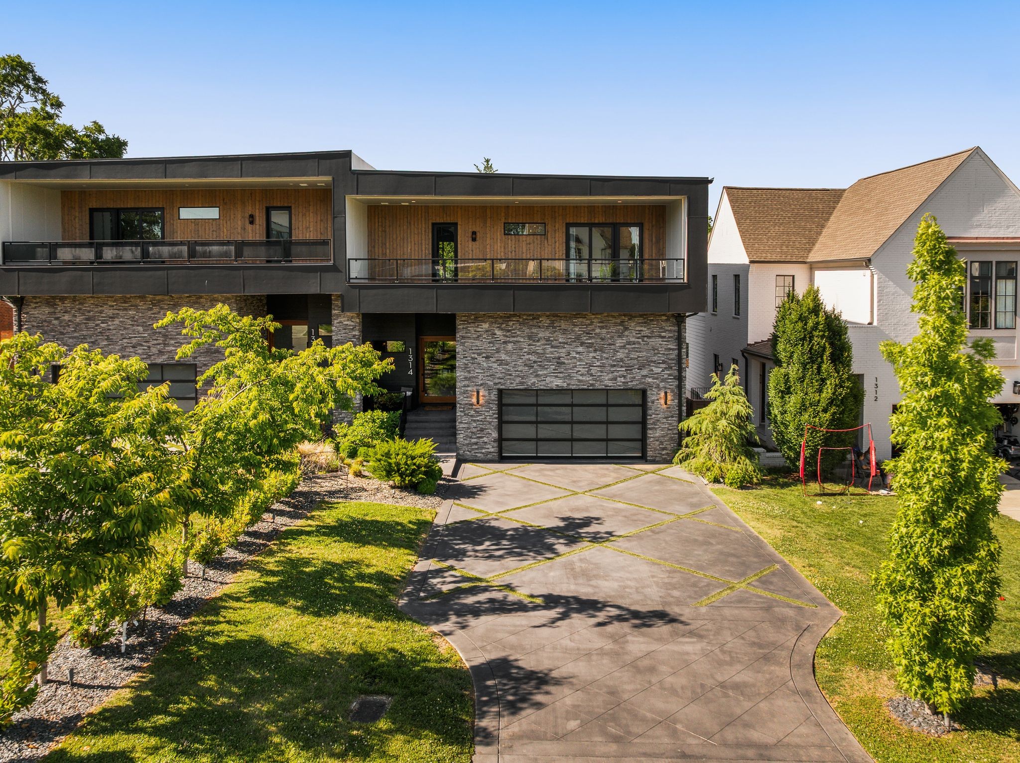 1314 Clifton Ln