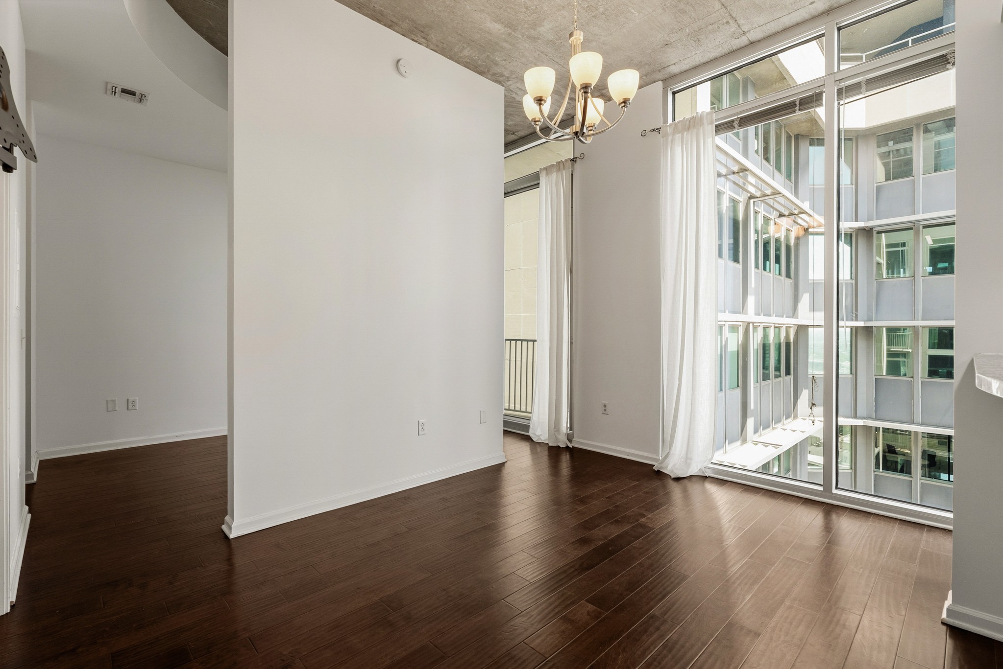 415 Church St Unit: 2907