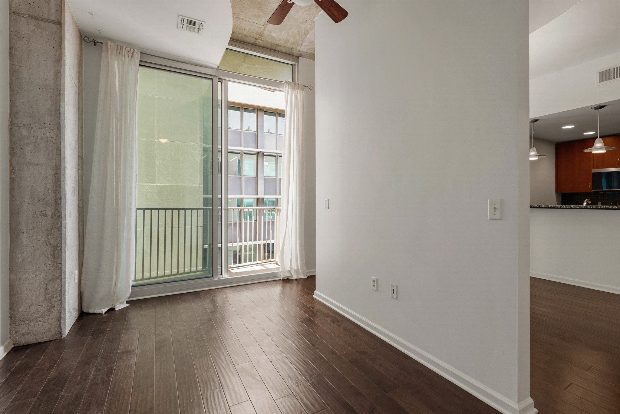 415 Church St Unit: 2907