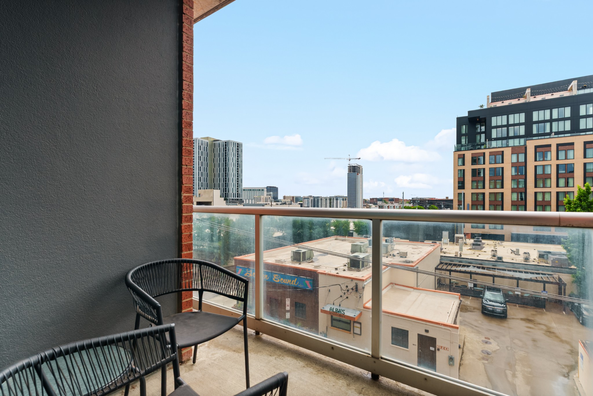 600 12th Ave, S Unit: 607