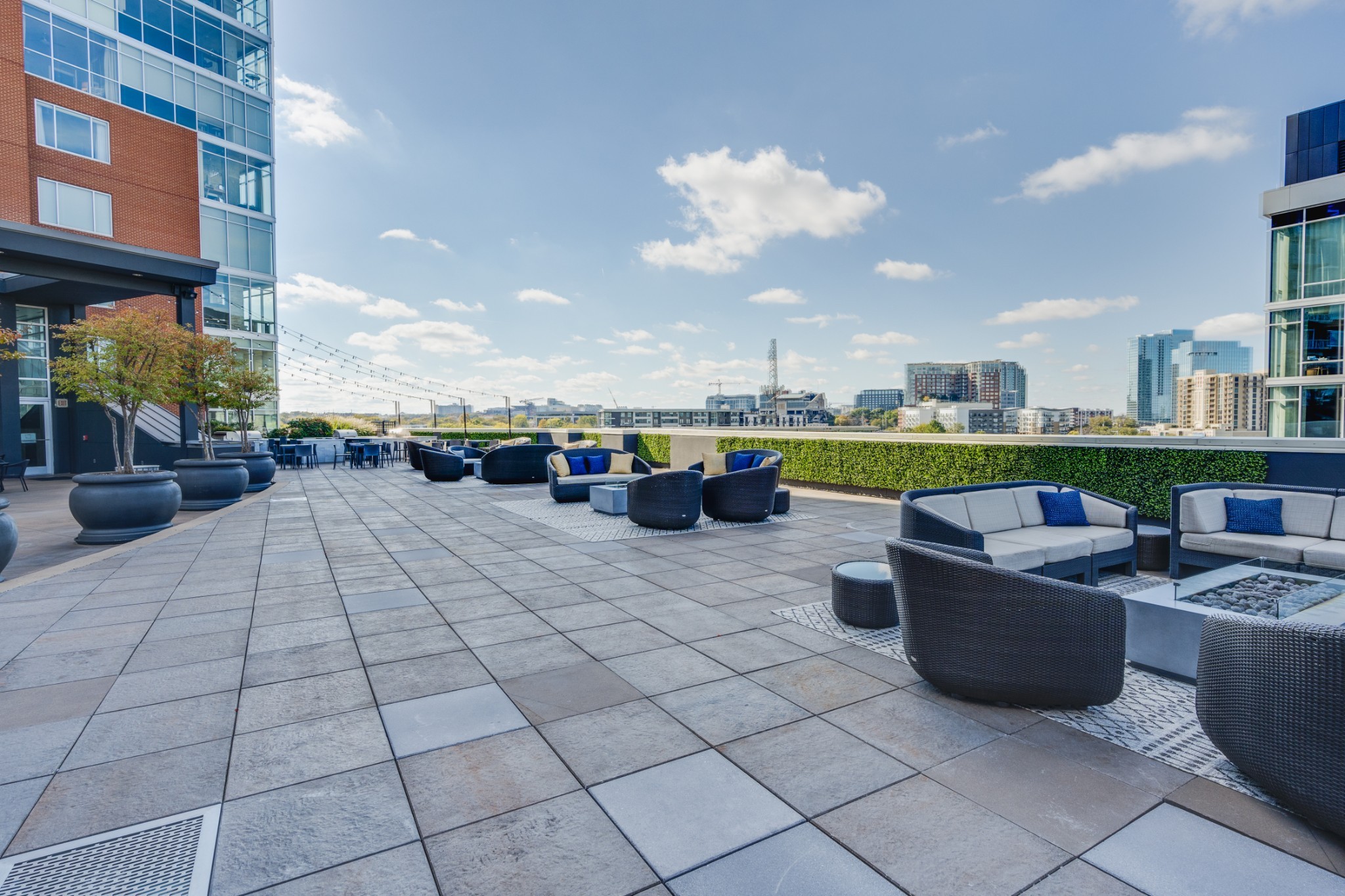 600 12th Ave, S Unit: 607