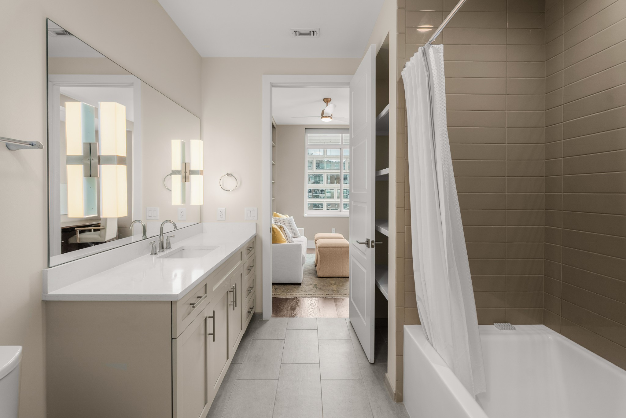 20 Rutledge St Unit: 303