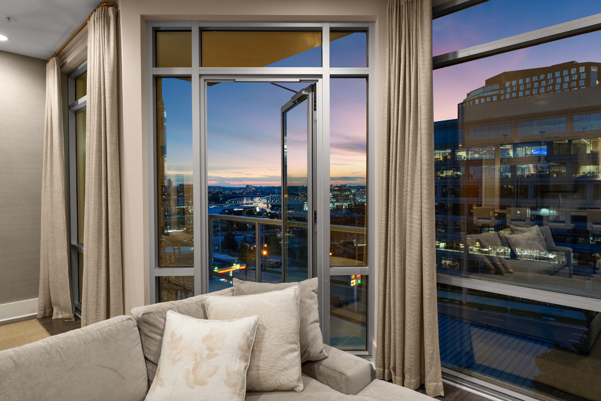 20 Rutledge St Unit: 303