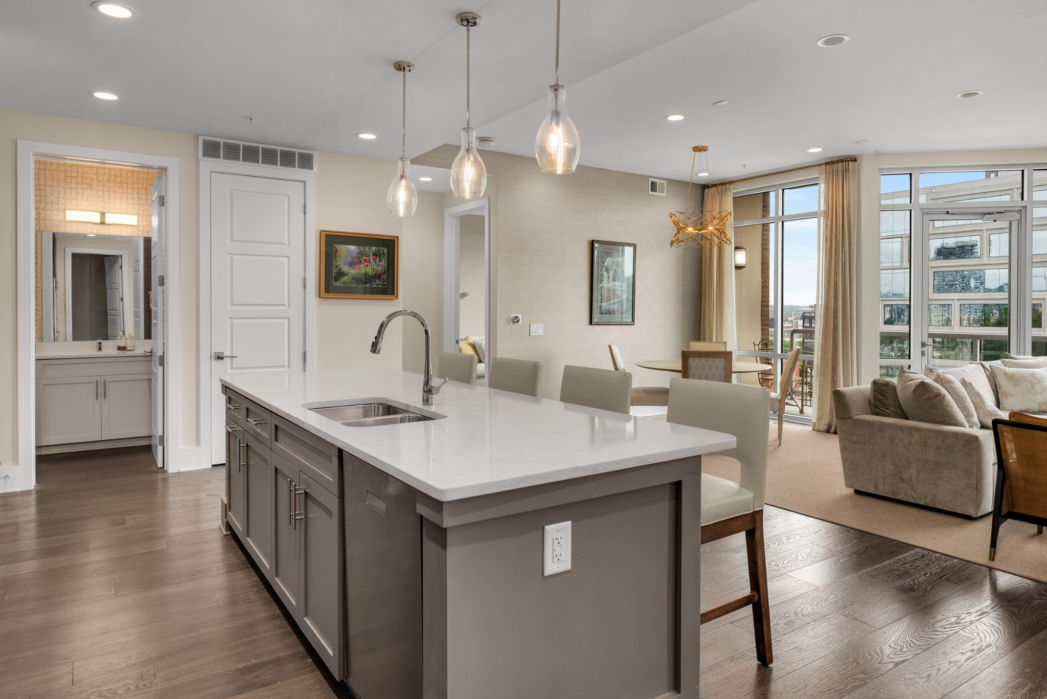 20 Rutledge St Unit: 303
