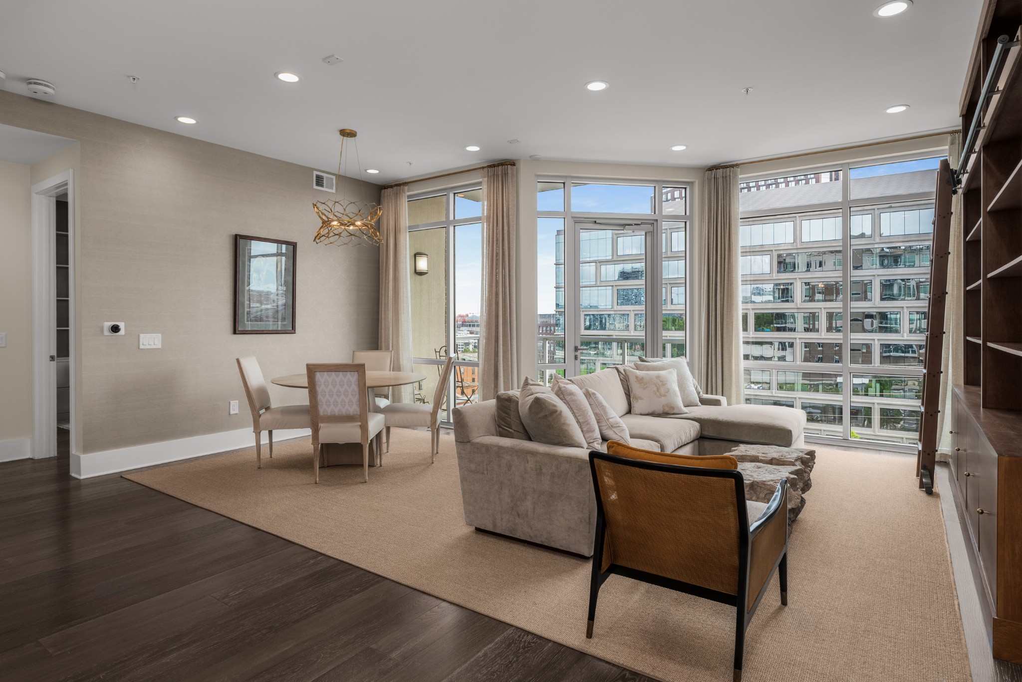 20 Rutledge St Unit: 303