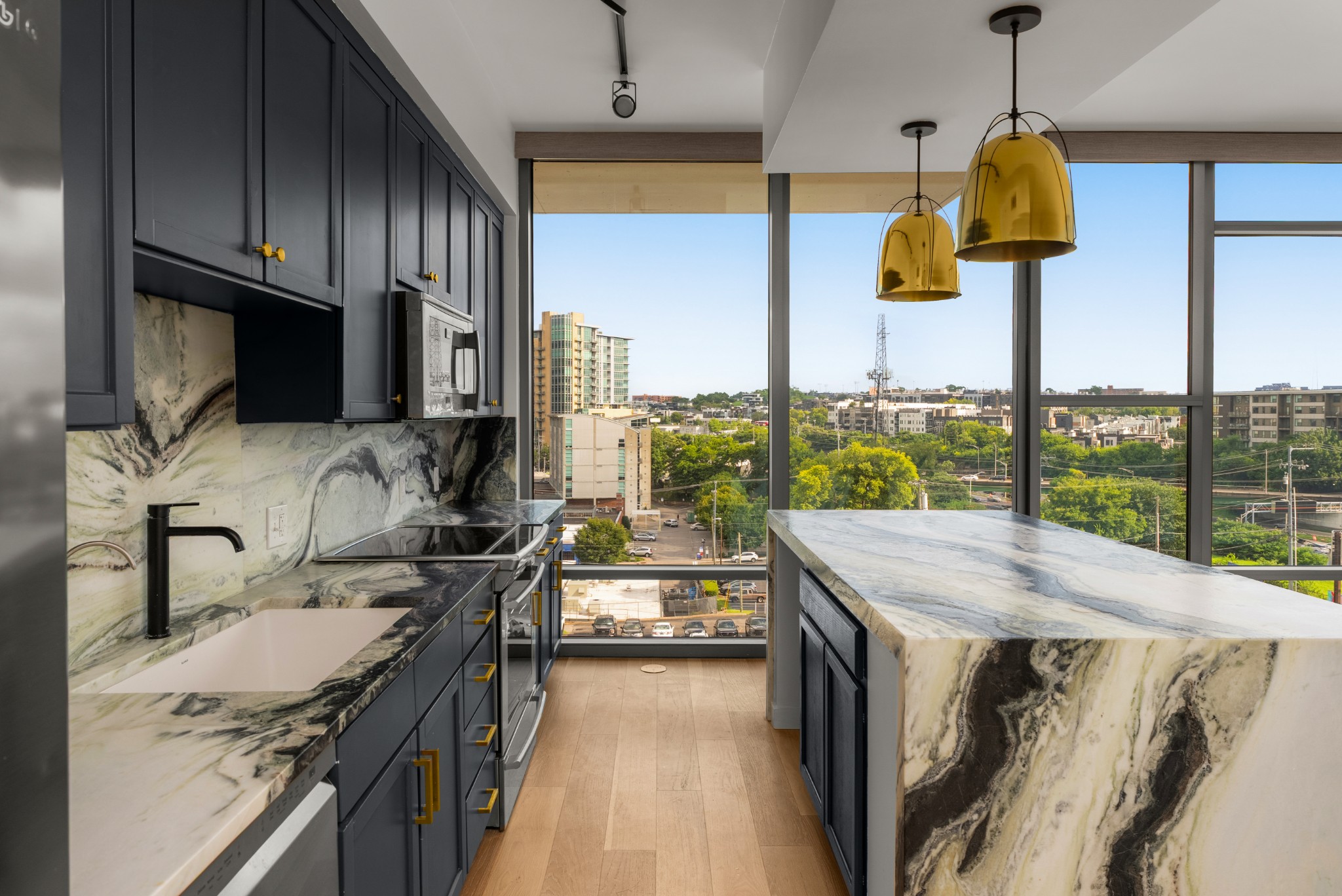 1212 Laurel St Unit: 609