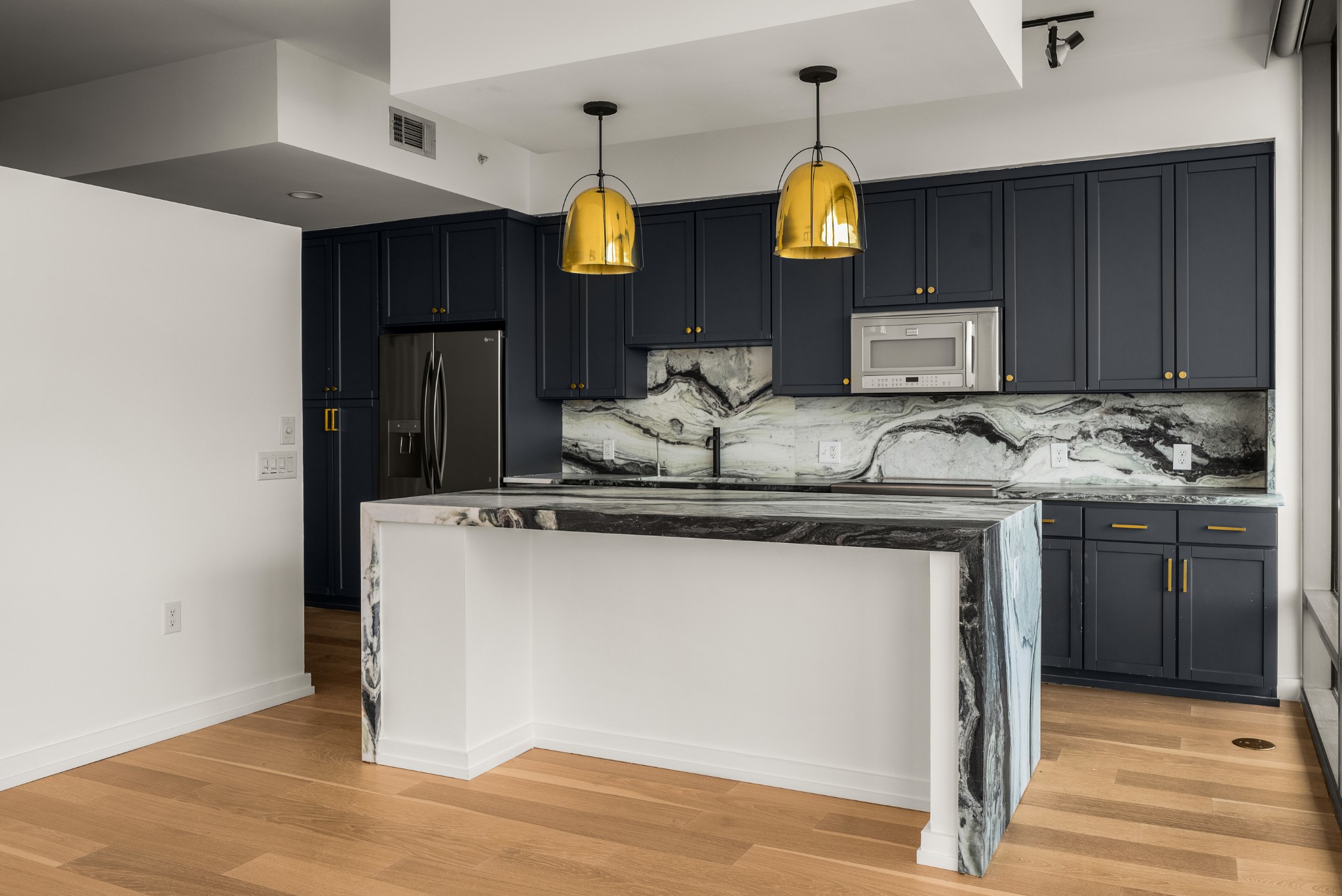 1212 Laurel St Unit: 609