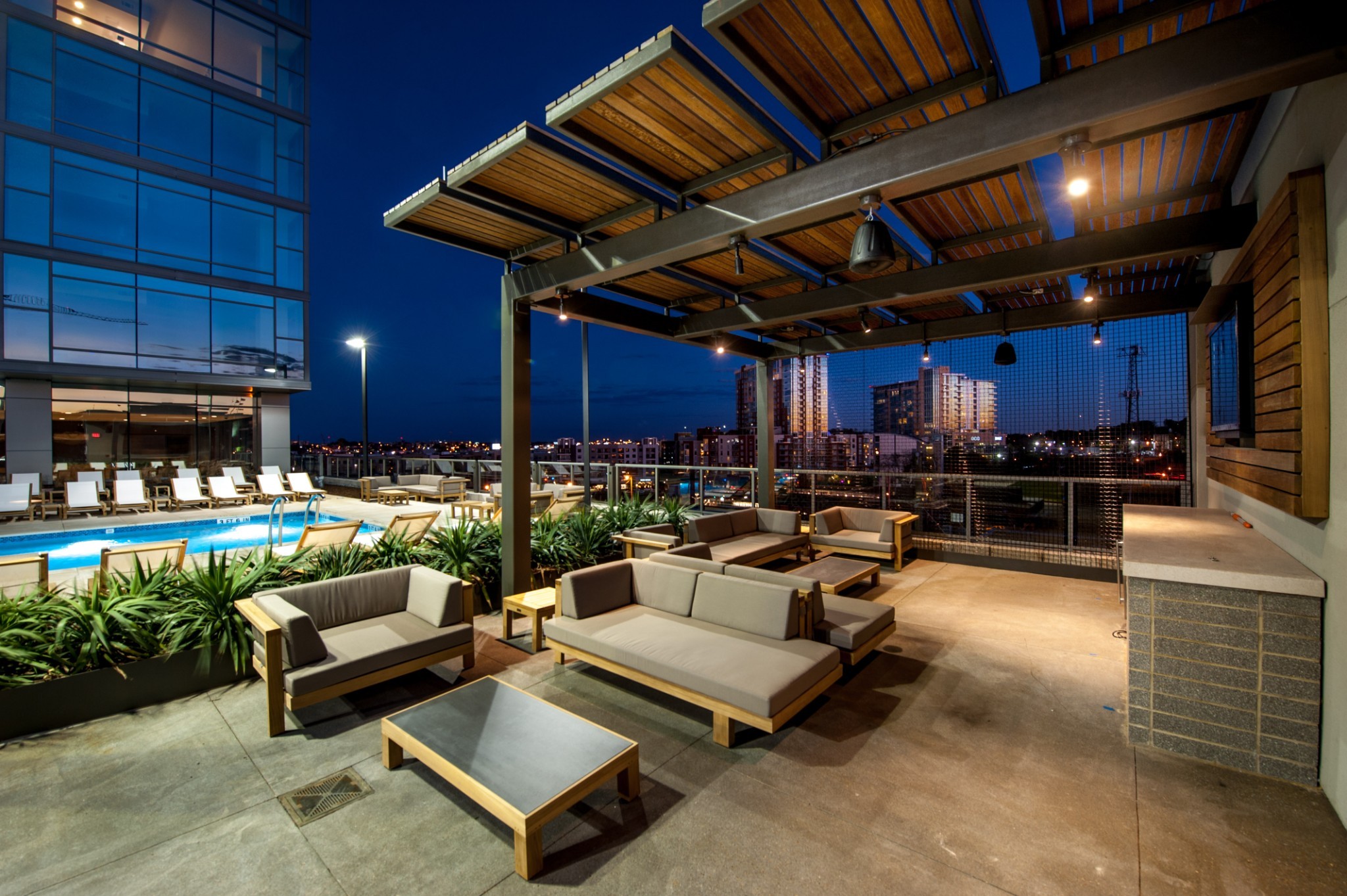 1212 Laurel St Unit: 609