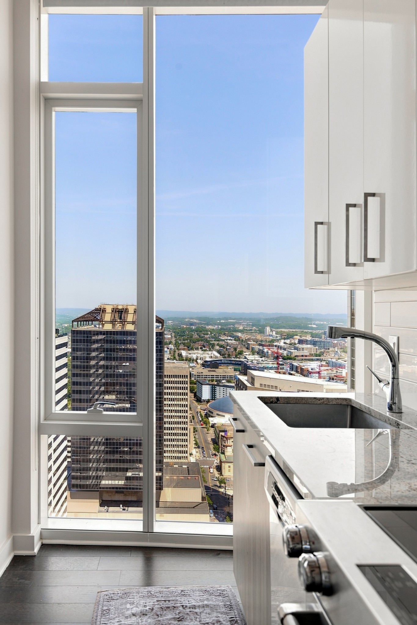 515 Church St Unit: 3302