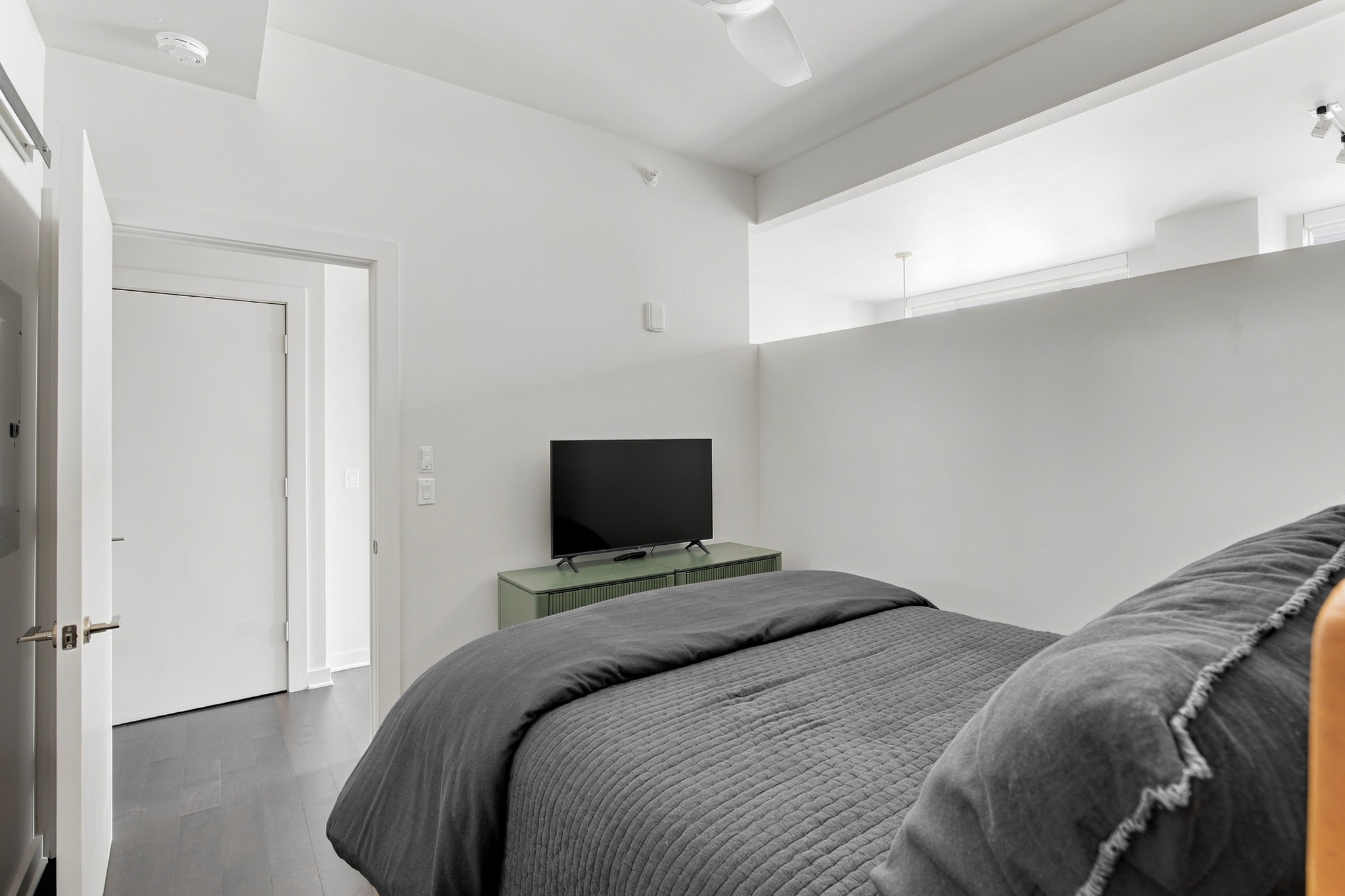 515 Church St Unit: 3302