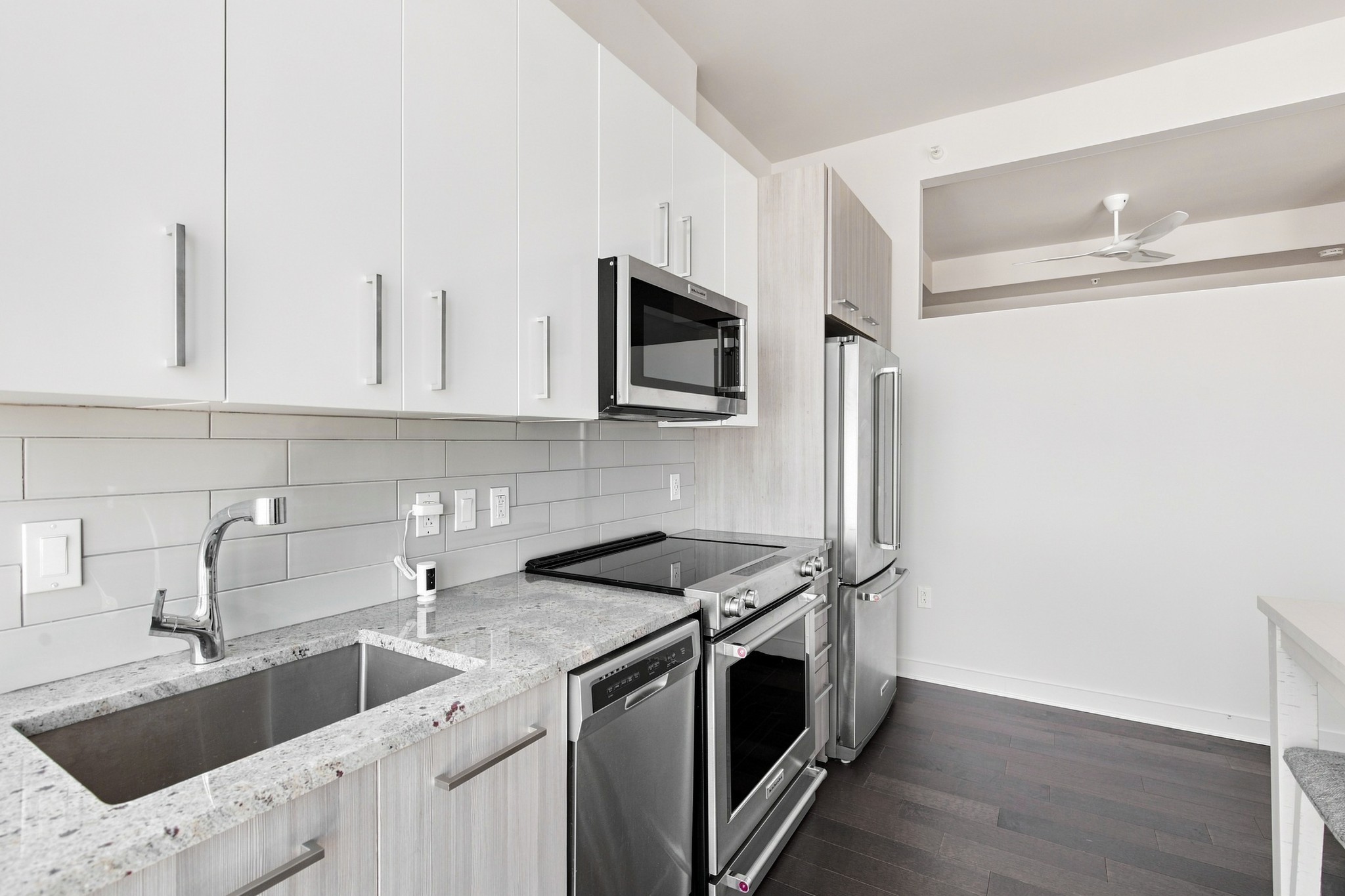 515 Church St Unit: 3302