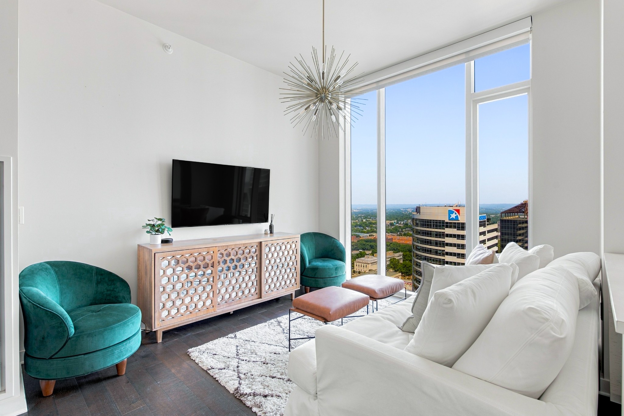 515 Church St Unit: 3302