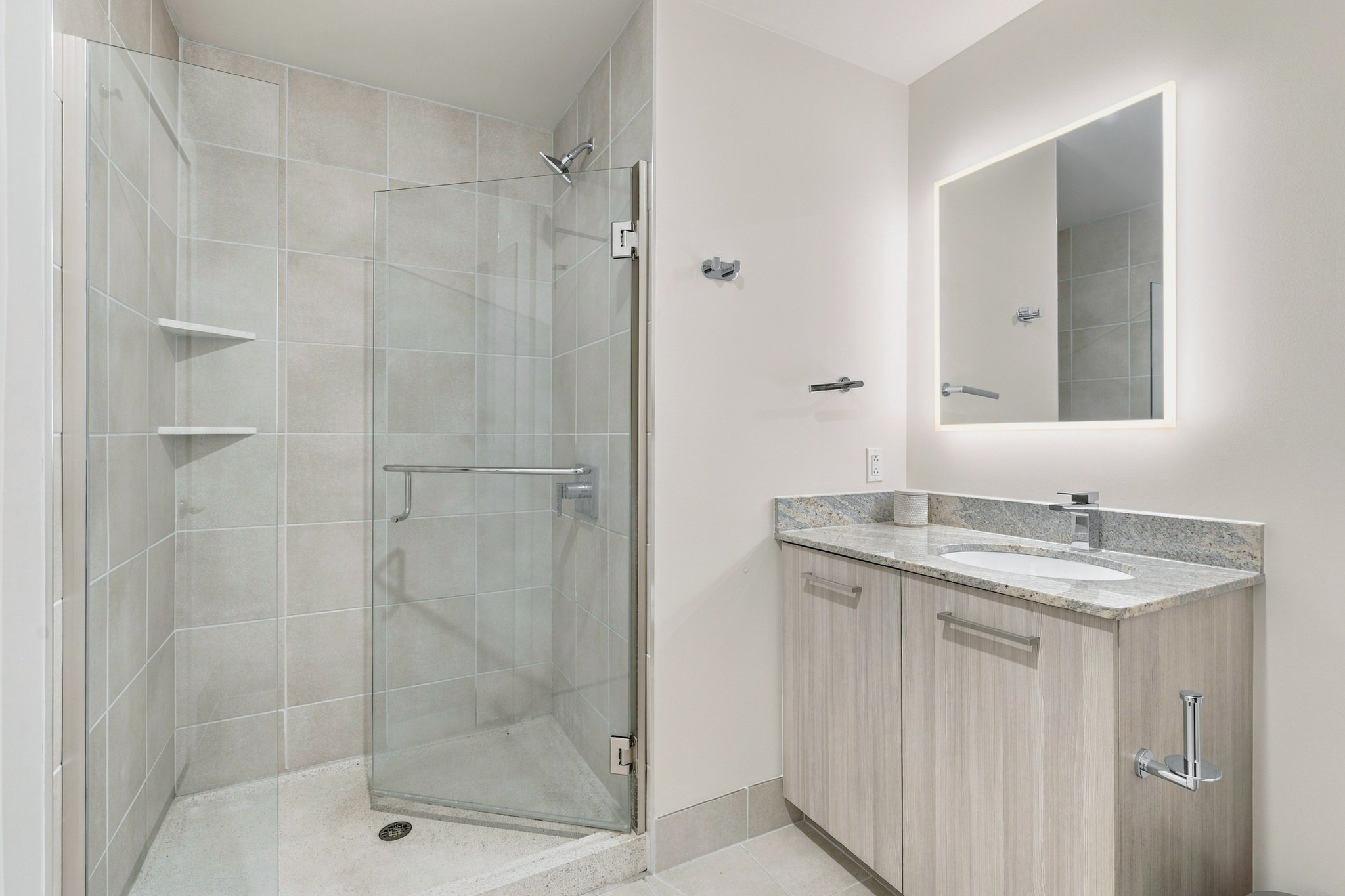 515 Church St Unit: 3302