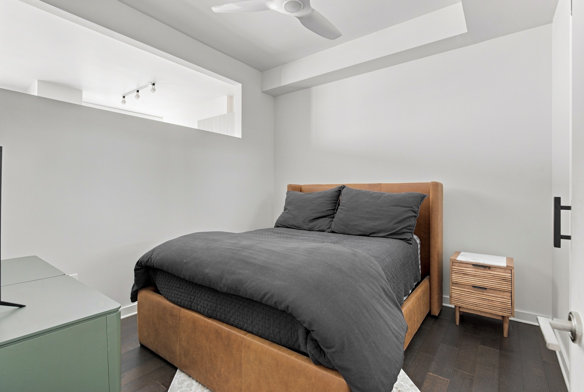 515 Church St Unit: 3302
