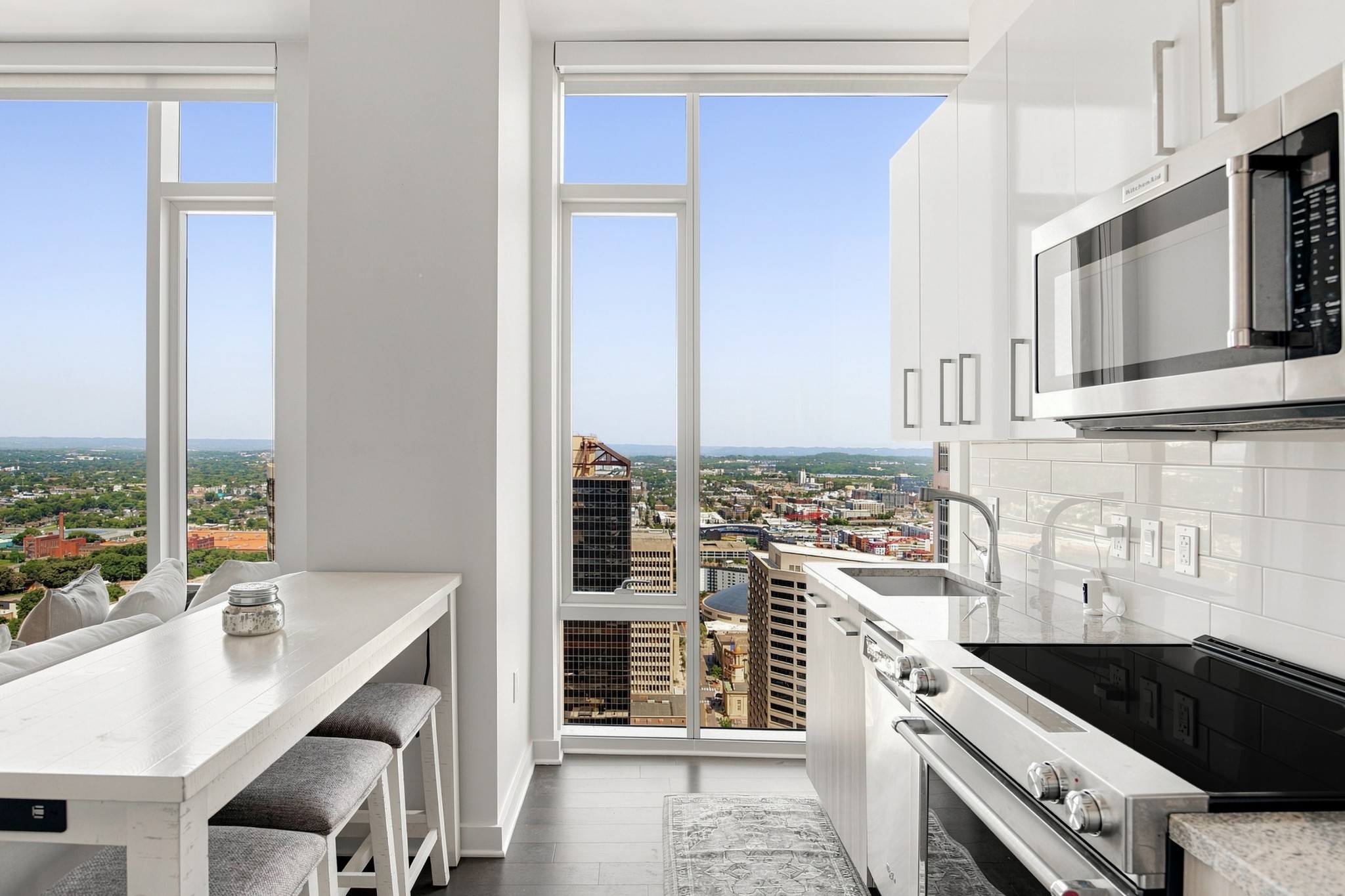 515 Church St Unit: 3302