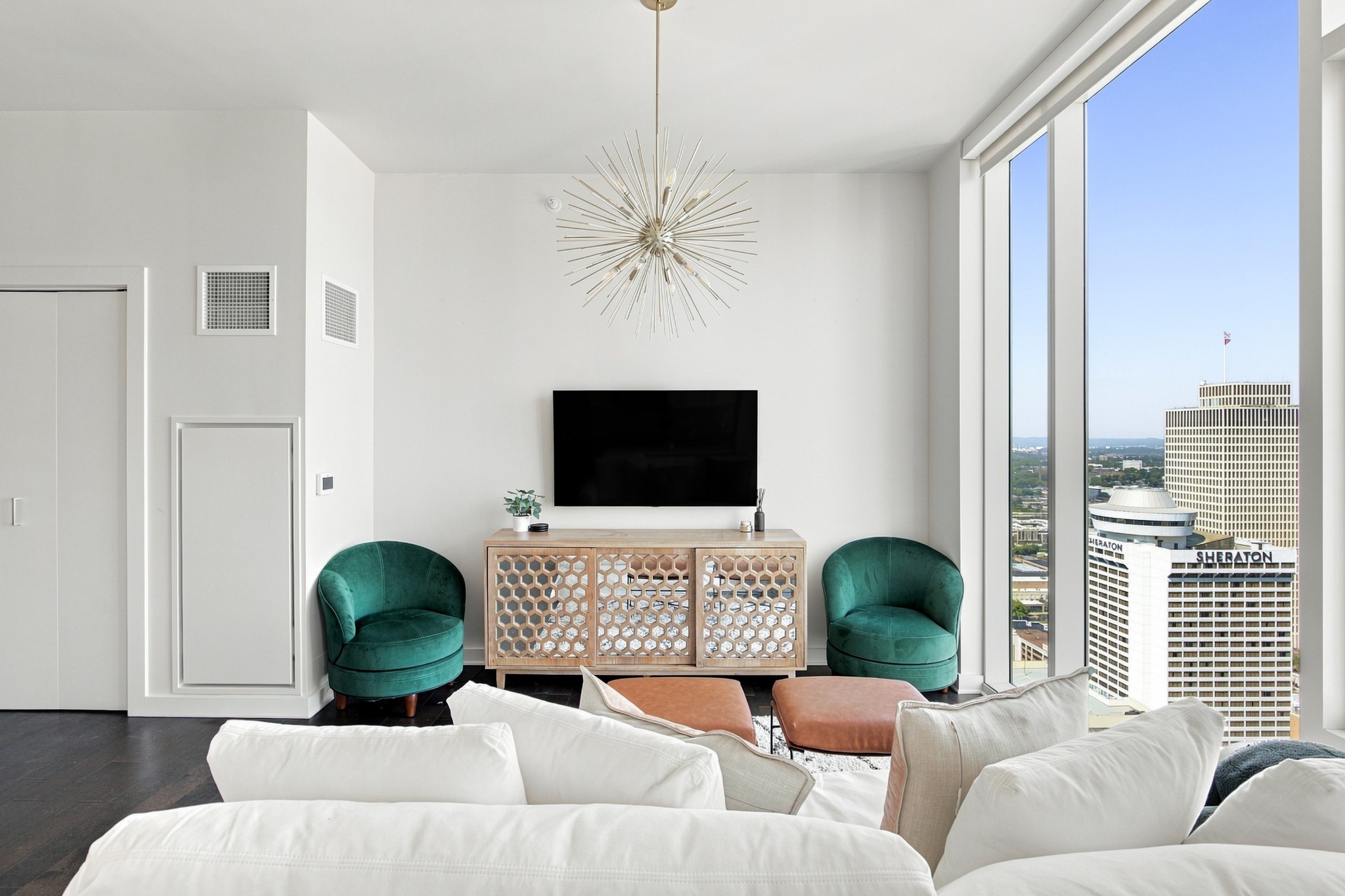 515 Church St Unit: 3302