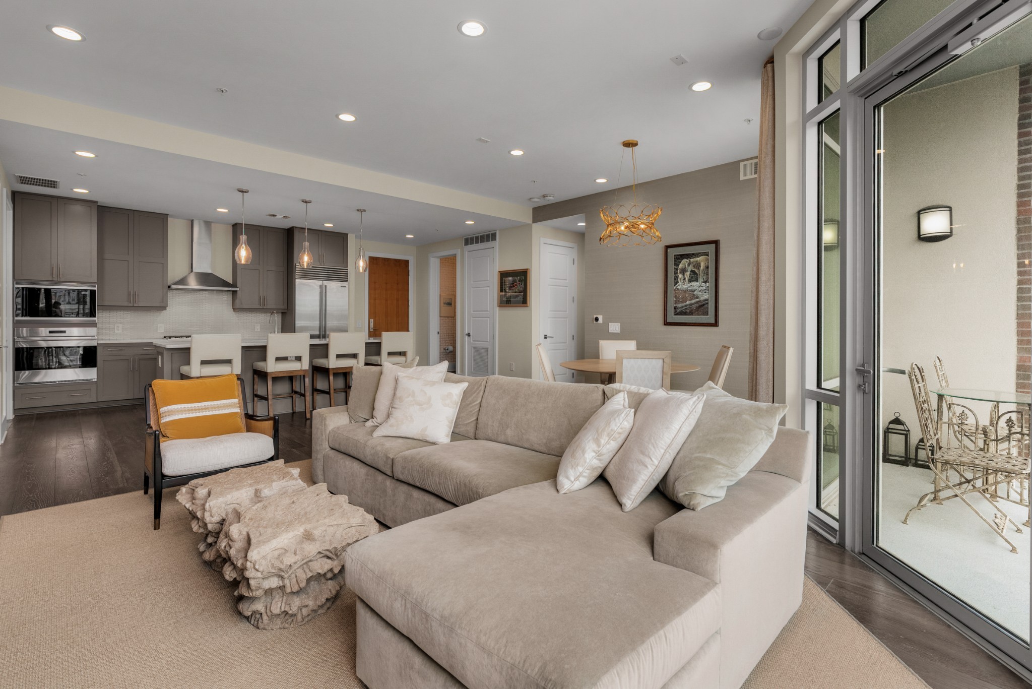 20 Rutledge St Unit: 303