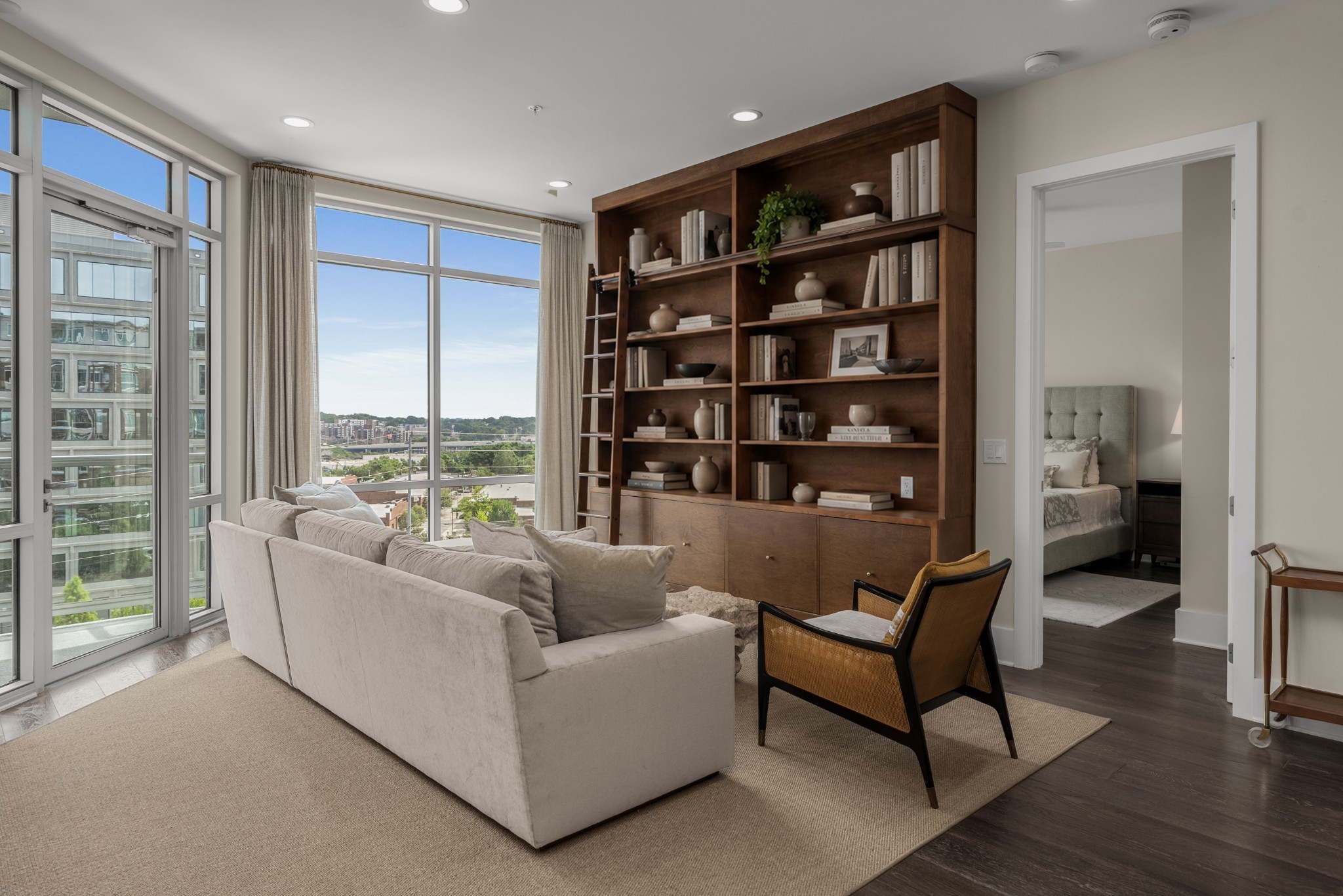 20 Rutledge St Unit: 303
