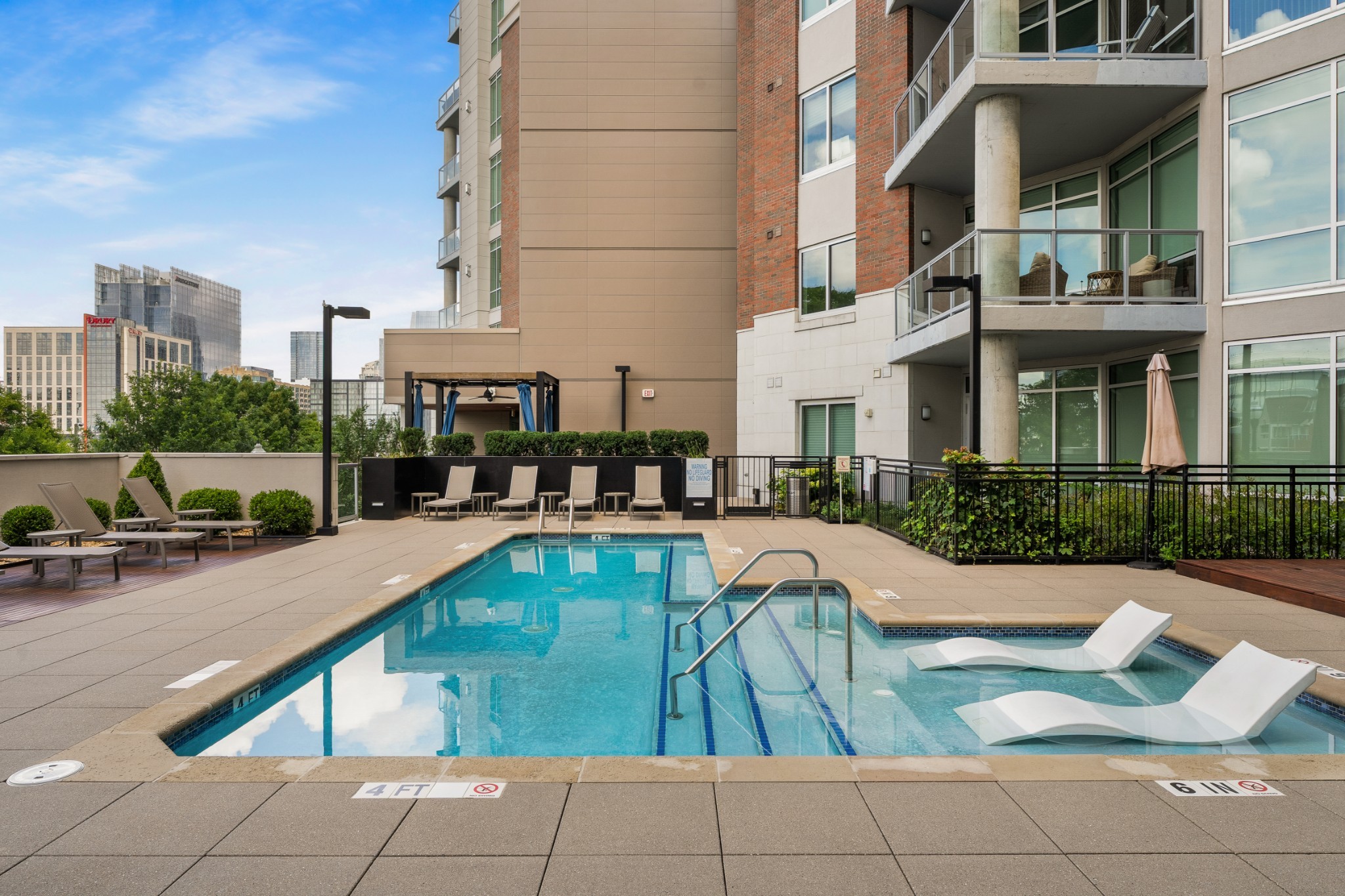20 Rutledge St Unit: 303