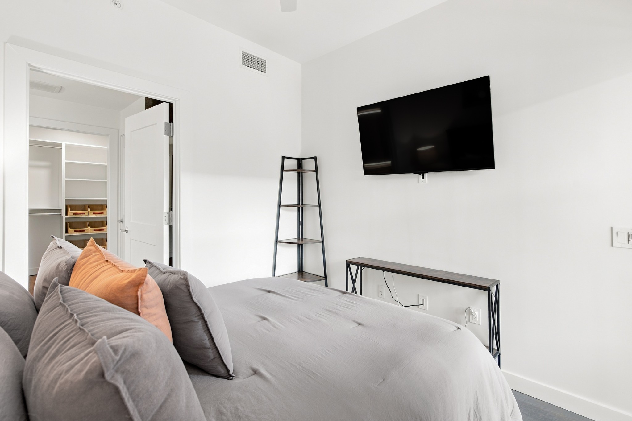 1212 Demonbreun St Unit: 1804