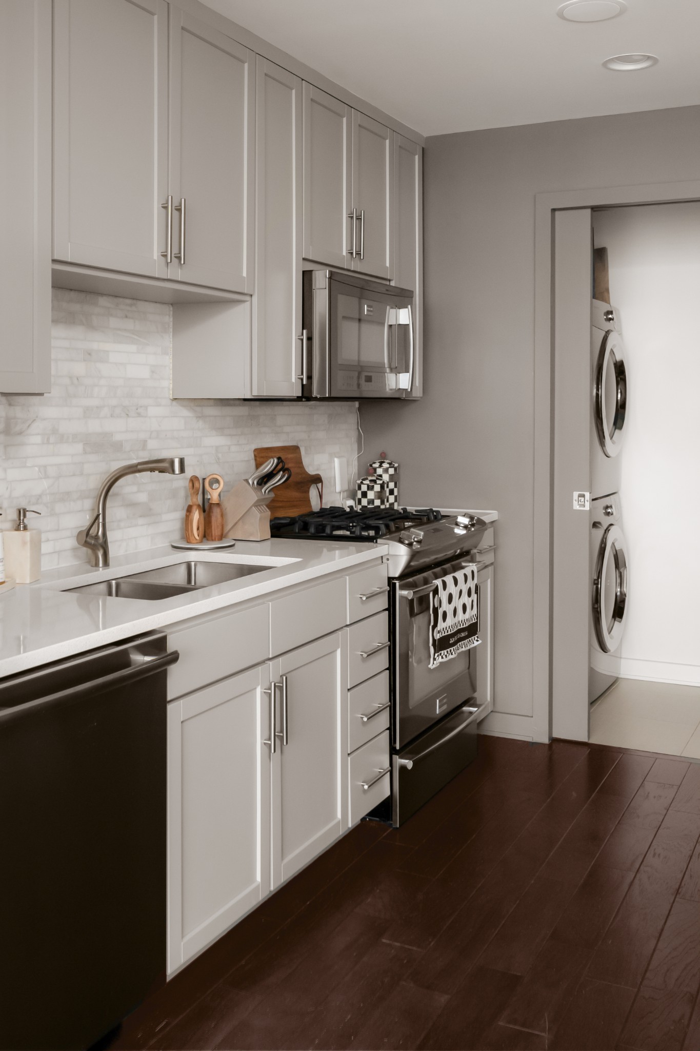 1212 Laurel St Unit: 1704