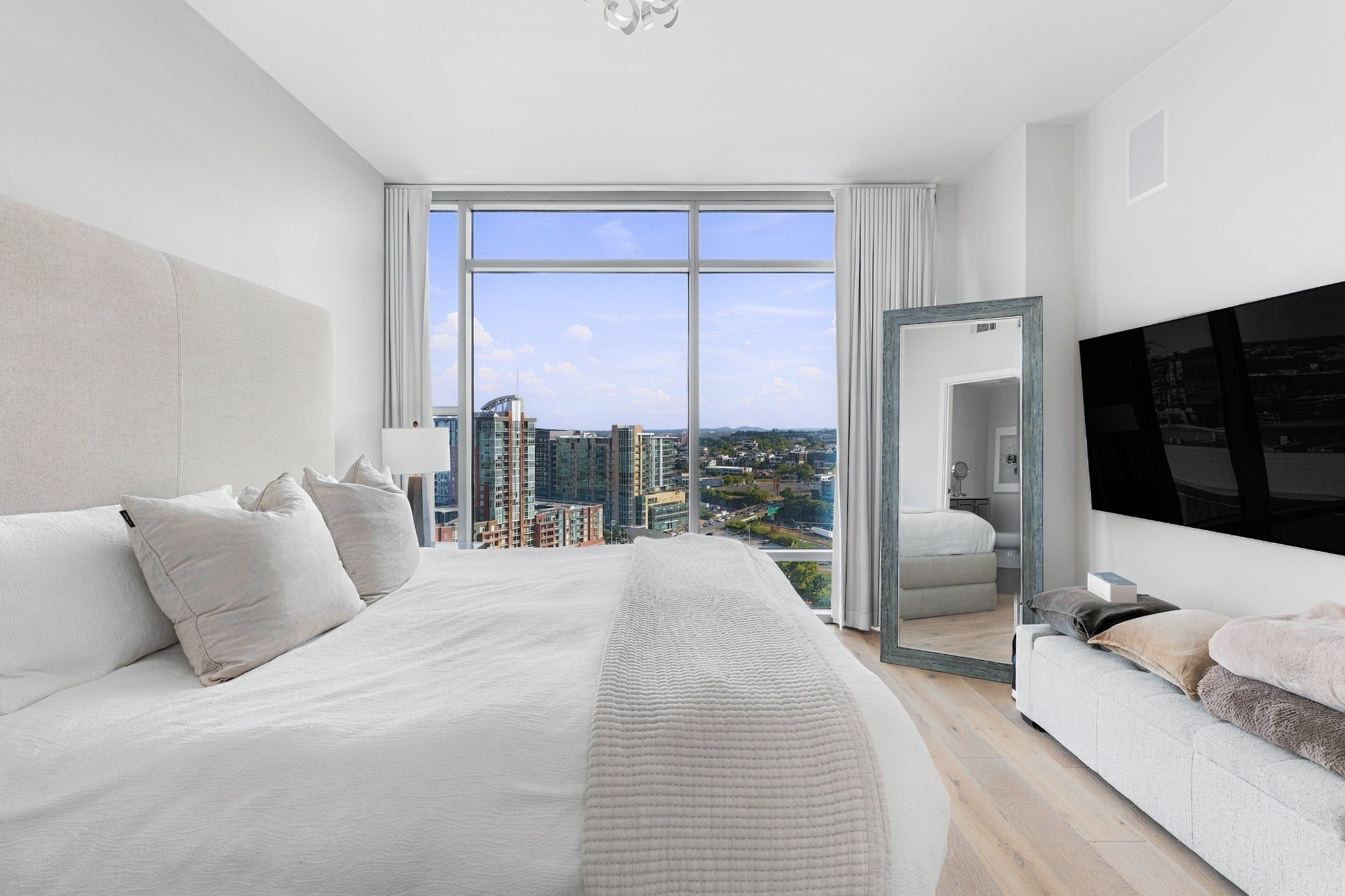 1212 Laurel St Unit: 1807