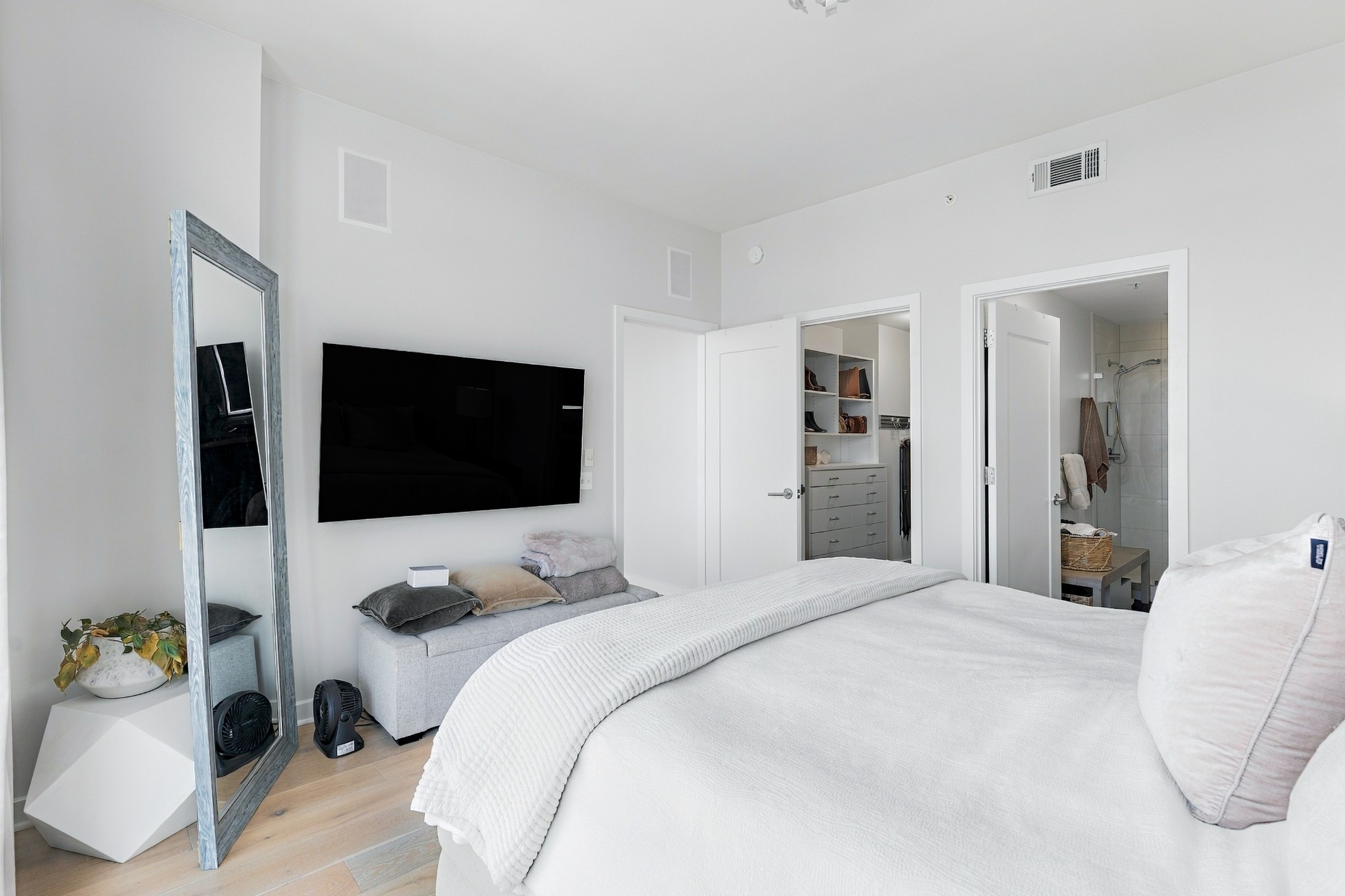 1212 Laurel St Unit: 1807
