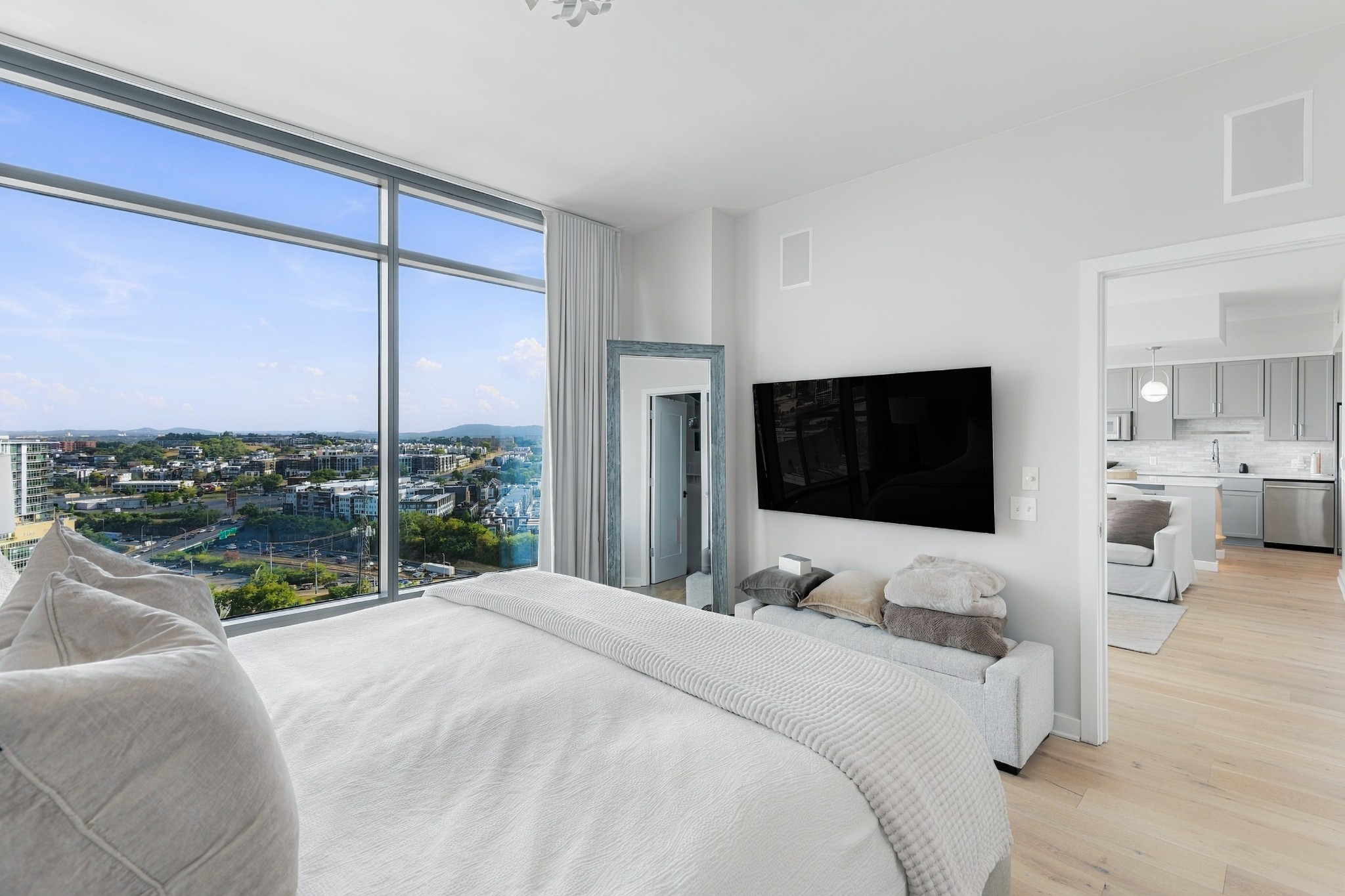 1212 Laurel St Unit: 1807