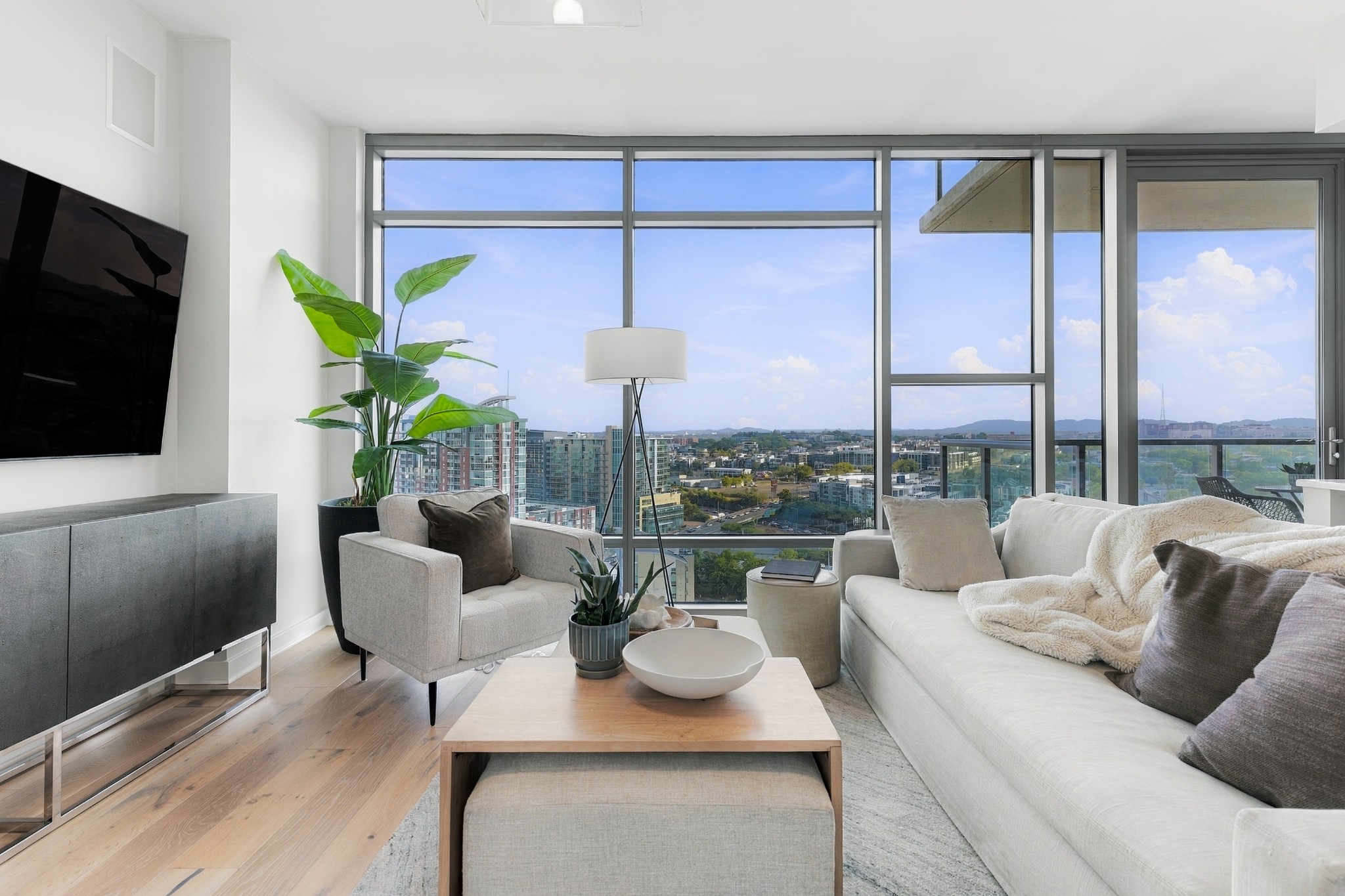 1212 Laurel St Unit: 1807