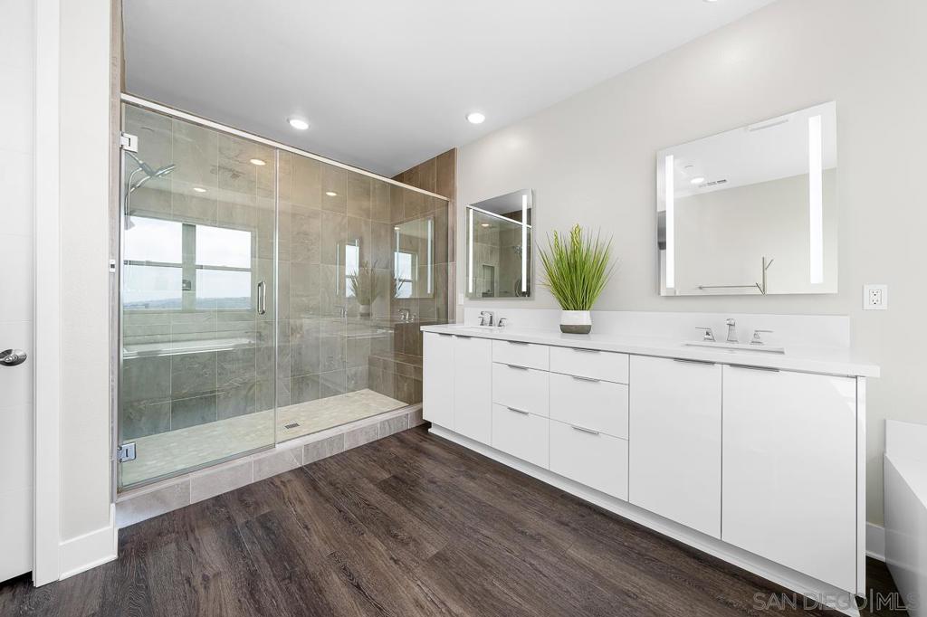 13722 Canyon Loop Trl