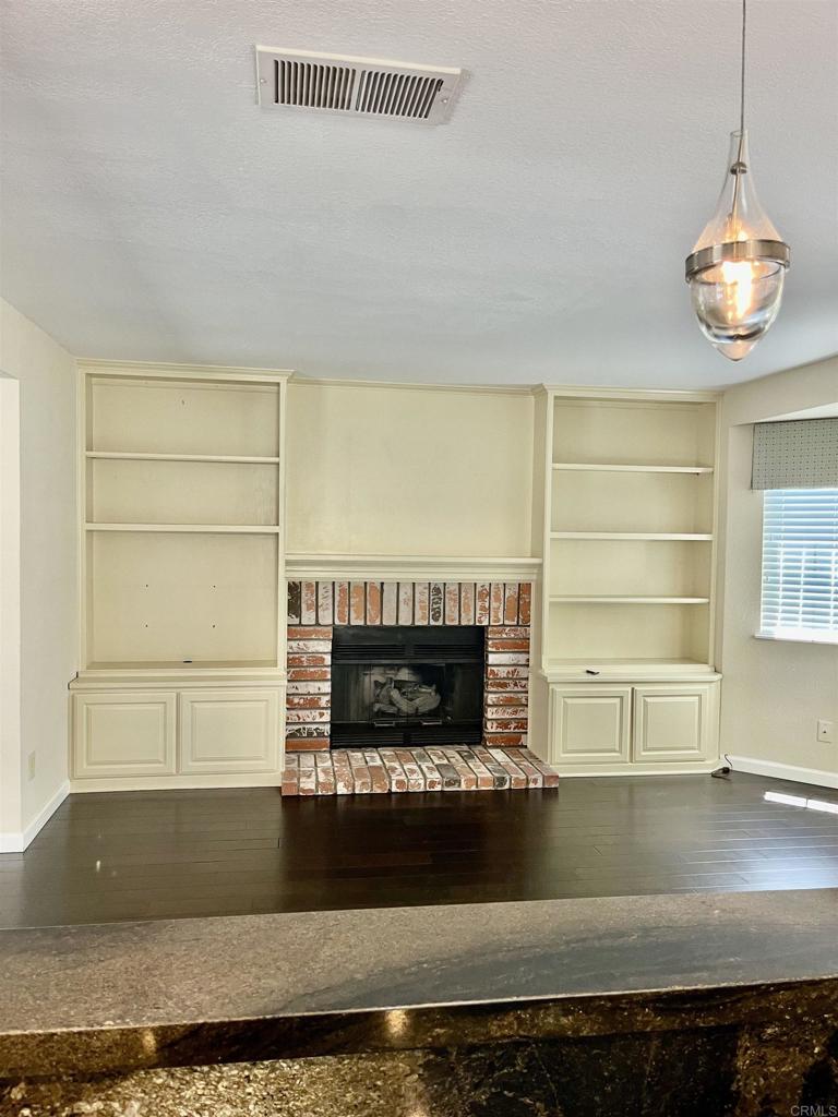 4604 Trafalgar Lane