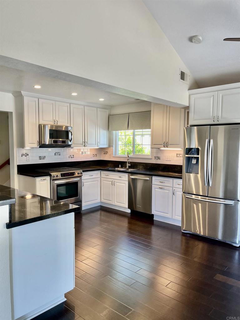4604 Trafalgar Lane
