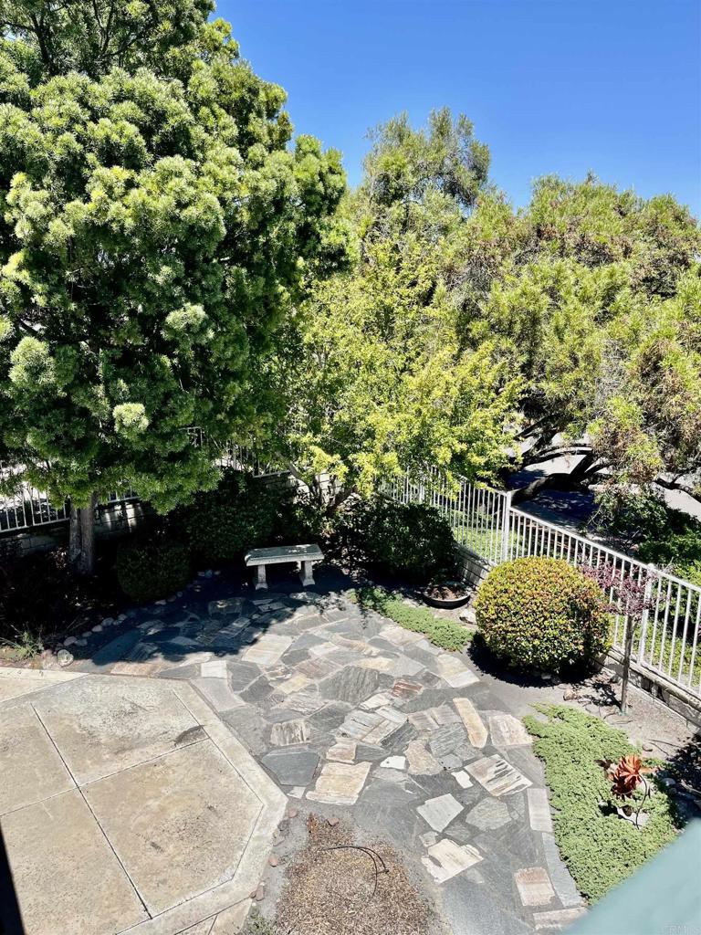 4604 Trafalgar Lane