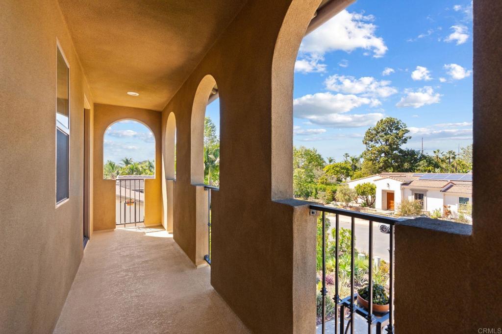 809 Dolphin Circle
