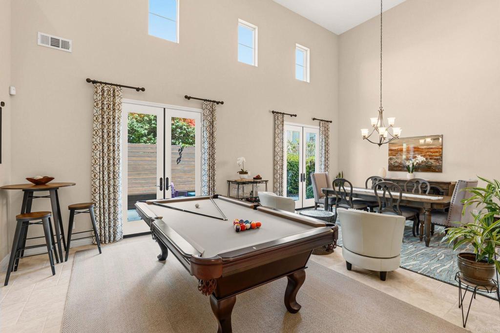 809 Dolphin Circle