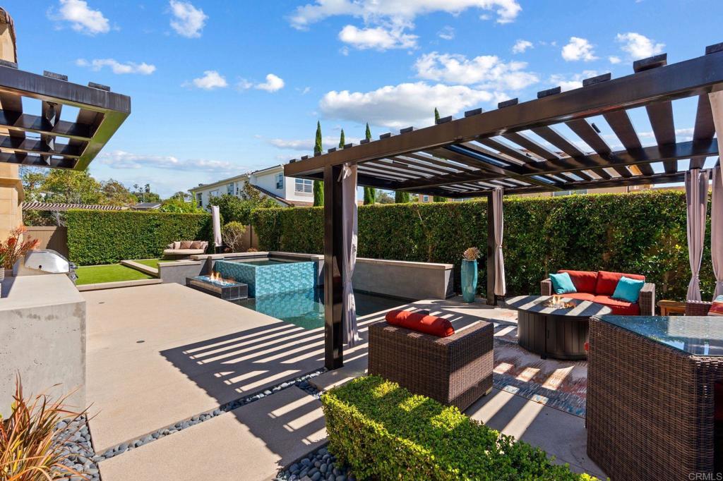 809 Dolphin Circle