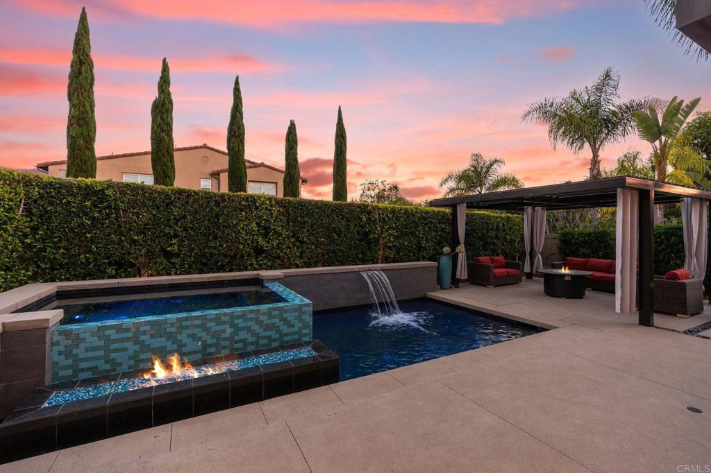 809 Dolphin Circle
