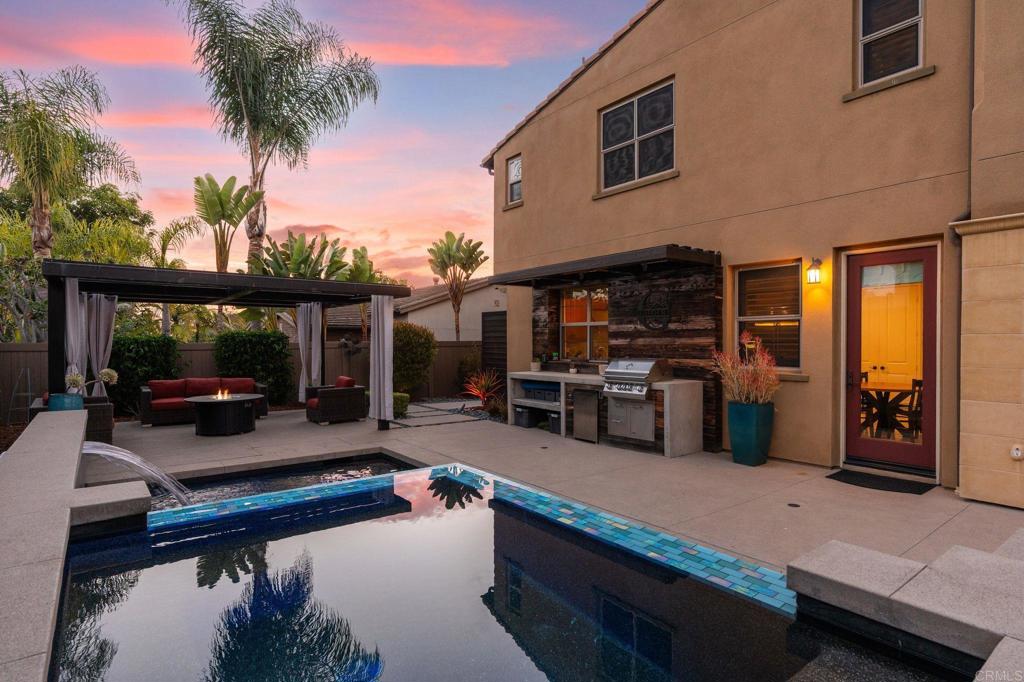 809 Dolphin Circle