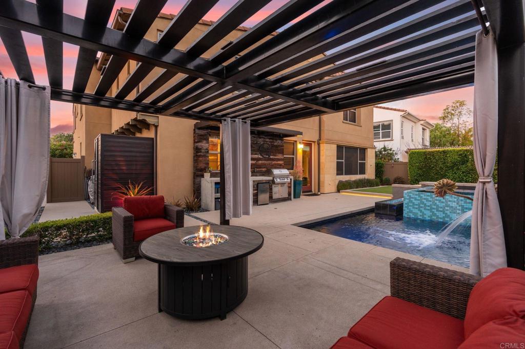 809 Dolphin Circle