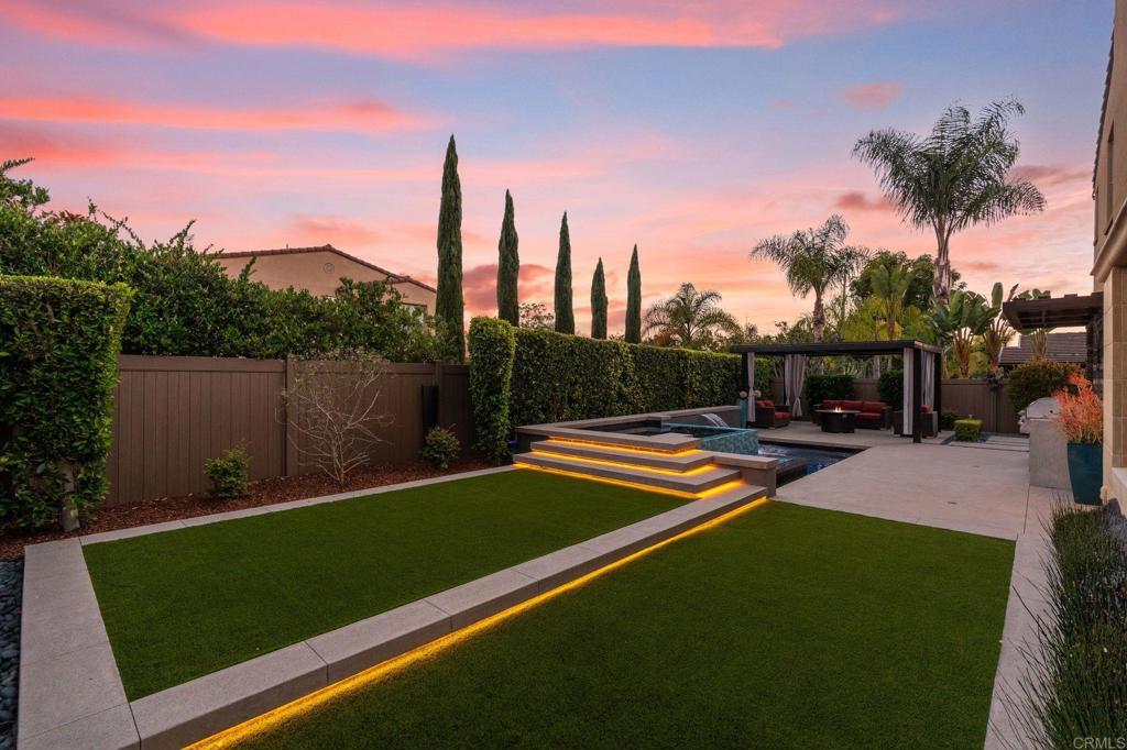 809 Dolphin Circle