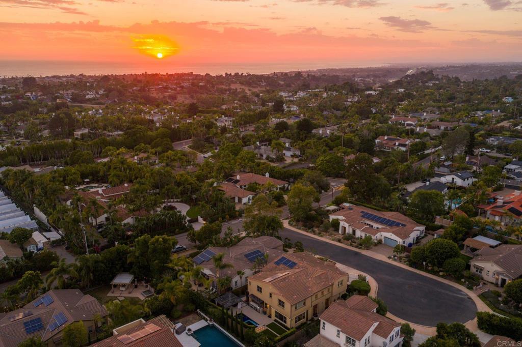 809 Dolphin Circle